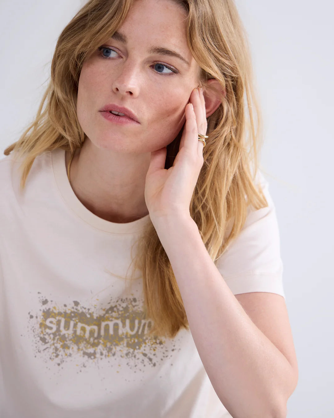 Round Neck Artwork T-Shirt in Ivory