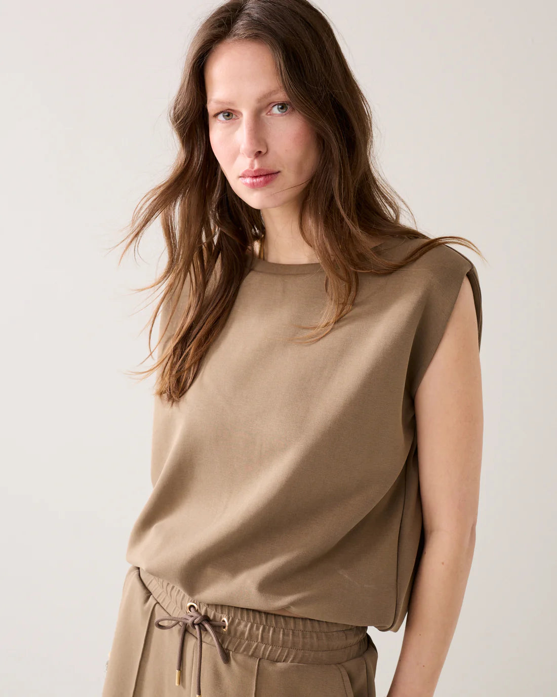 Boxy Soft Scuba Top in Dark clay