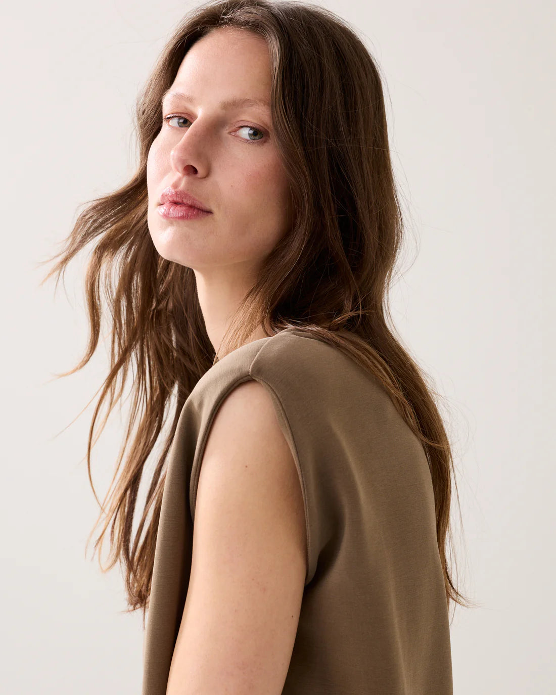 Boxy Soft Scuba Top in Dark clay