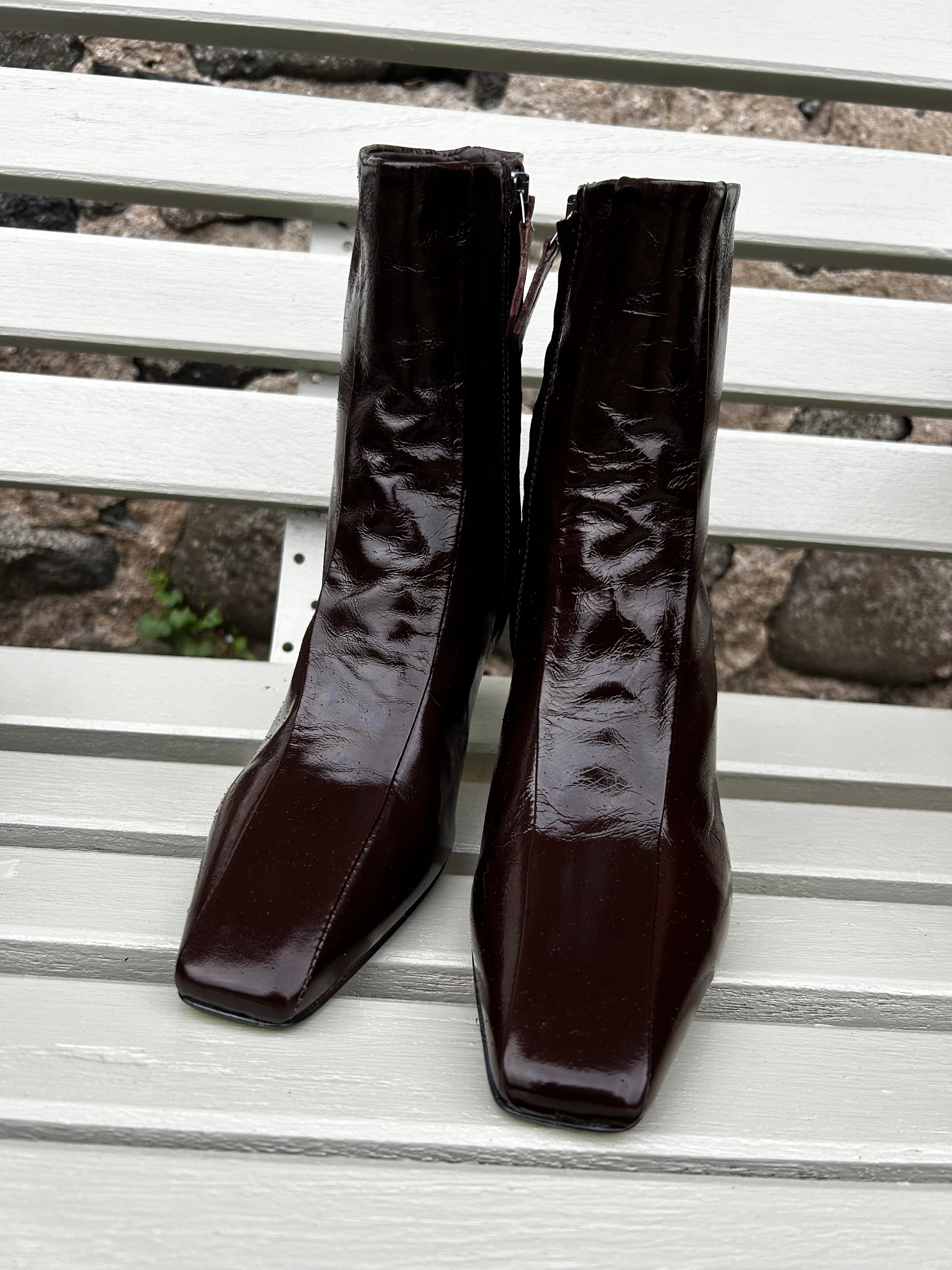 Molly Heeled Boot in Chocolate