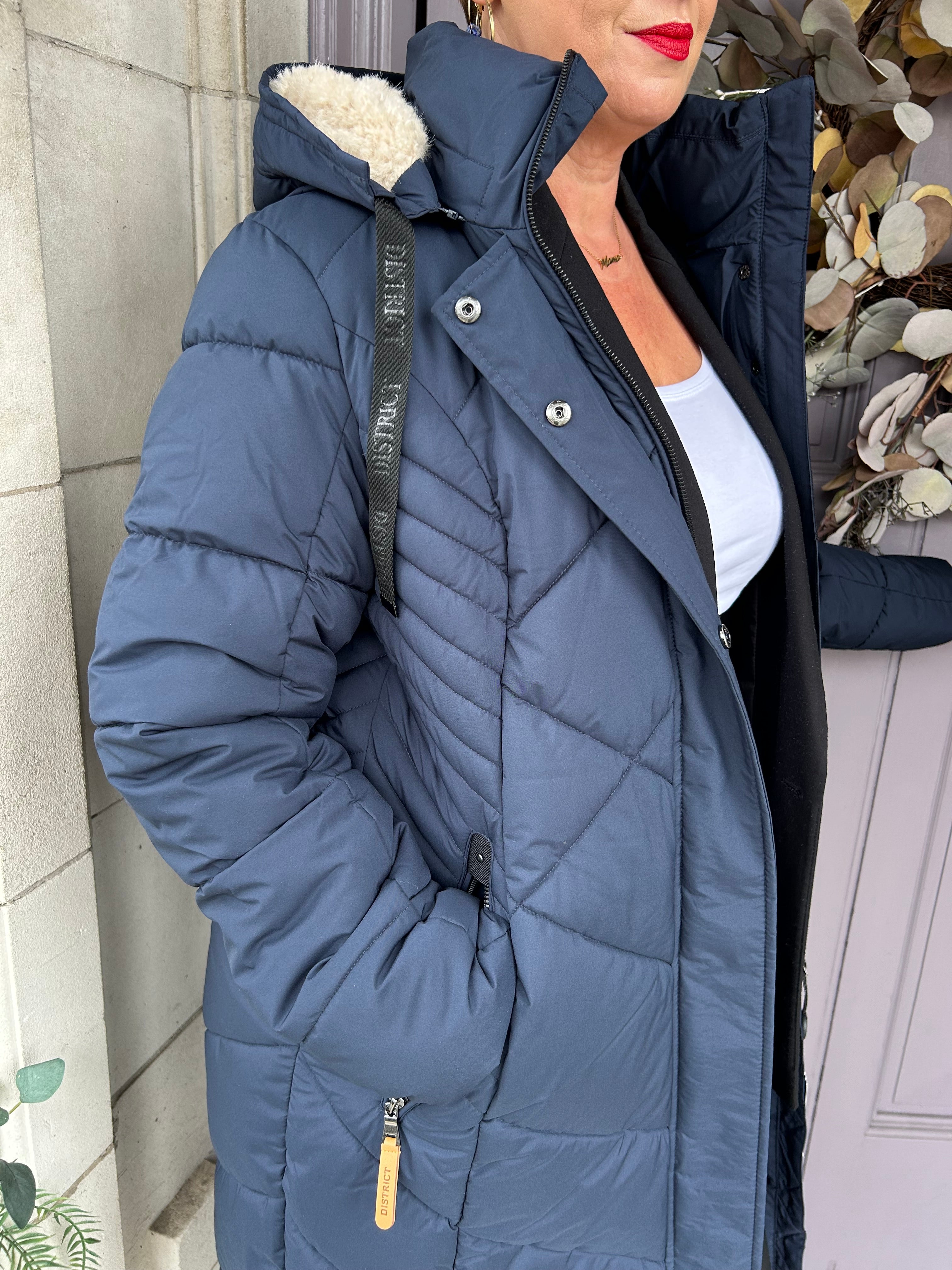 Corvara Coat in Navy