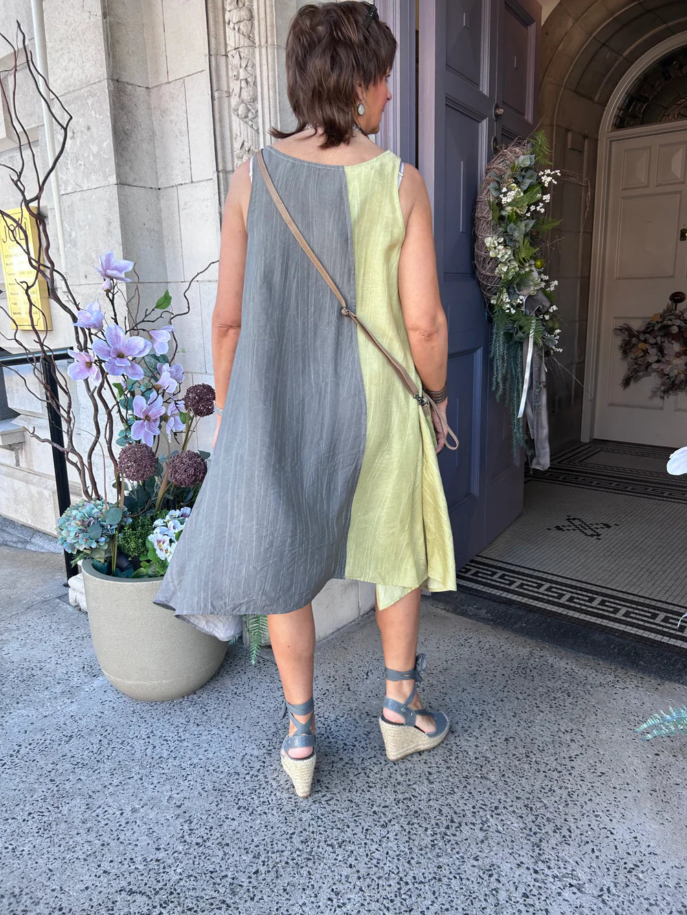 Colour Block Swing Dress in Taupe/Lemon