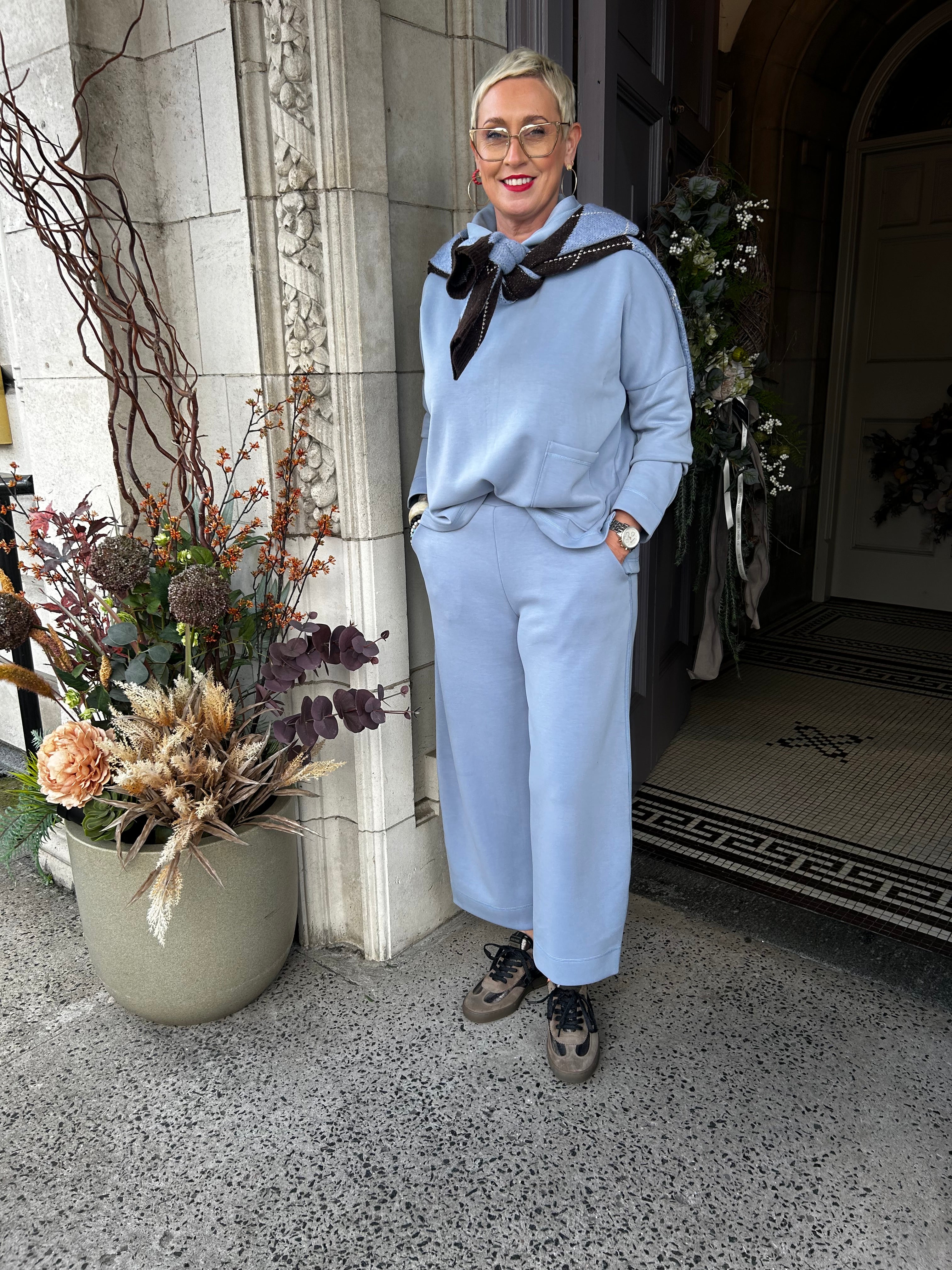 Barrel Trousers in Light Blue