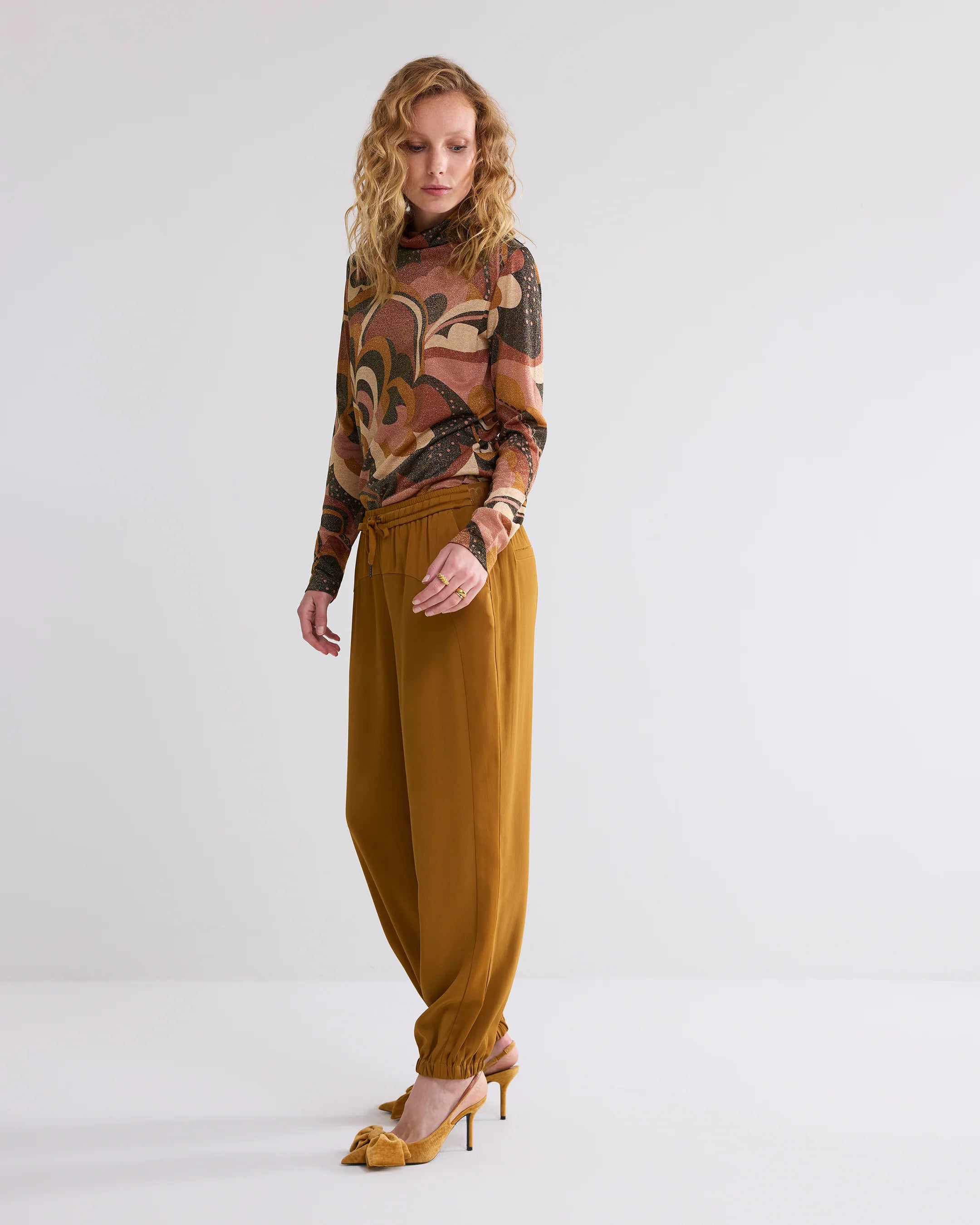 Crepe Trouser in Camel Brown