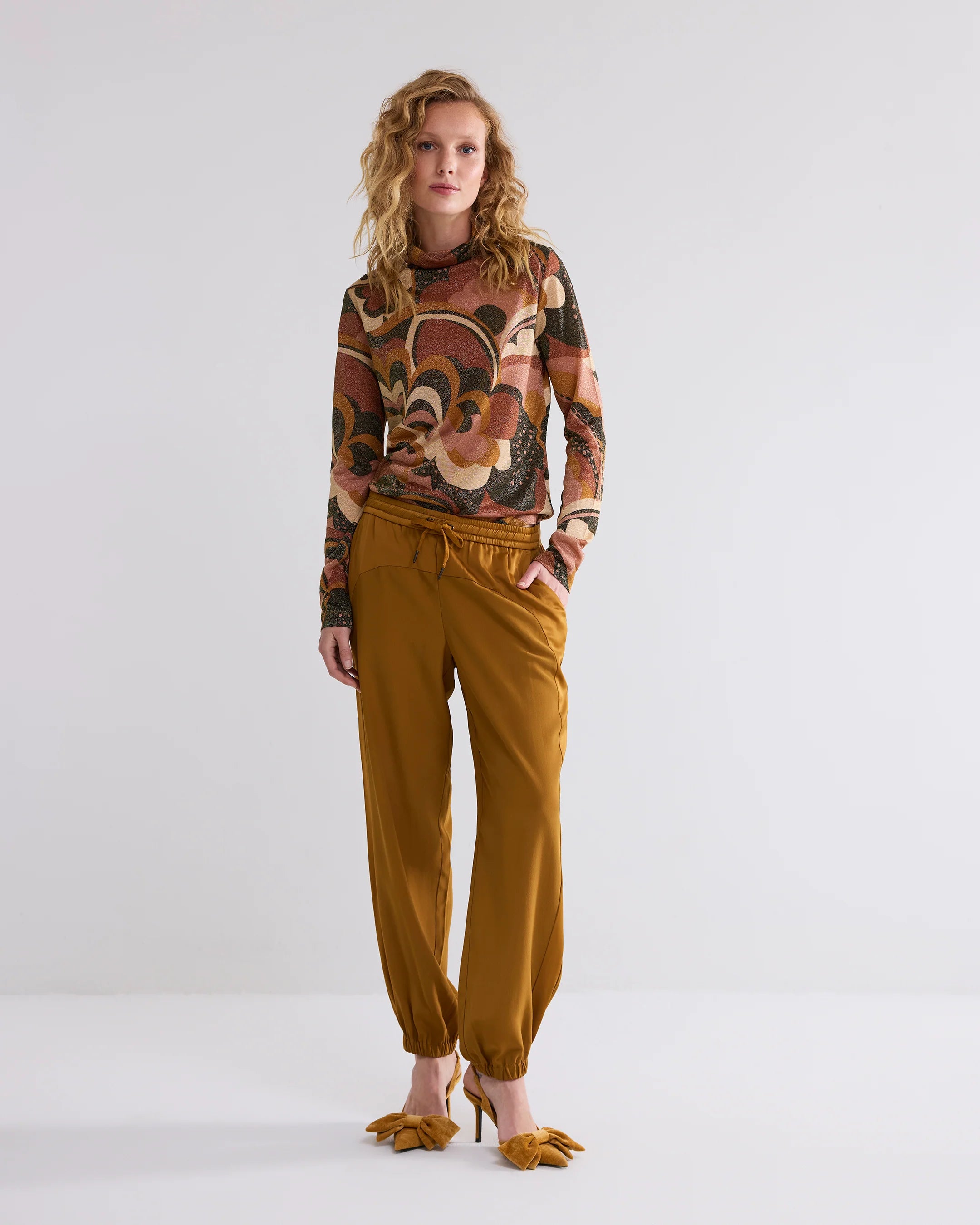 Crepe Trouser in Camel Brown