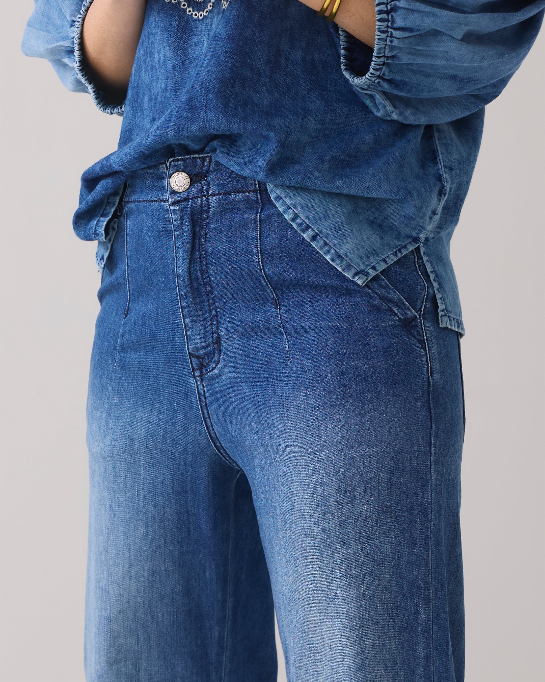 Barrel Fit Stretch Jeans in Denim