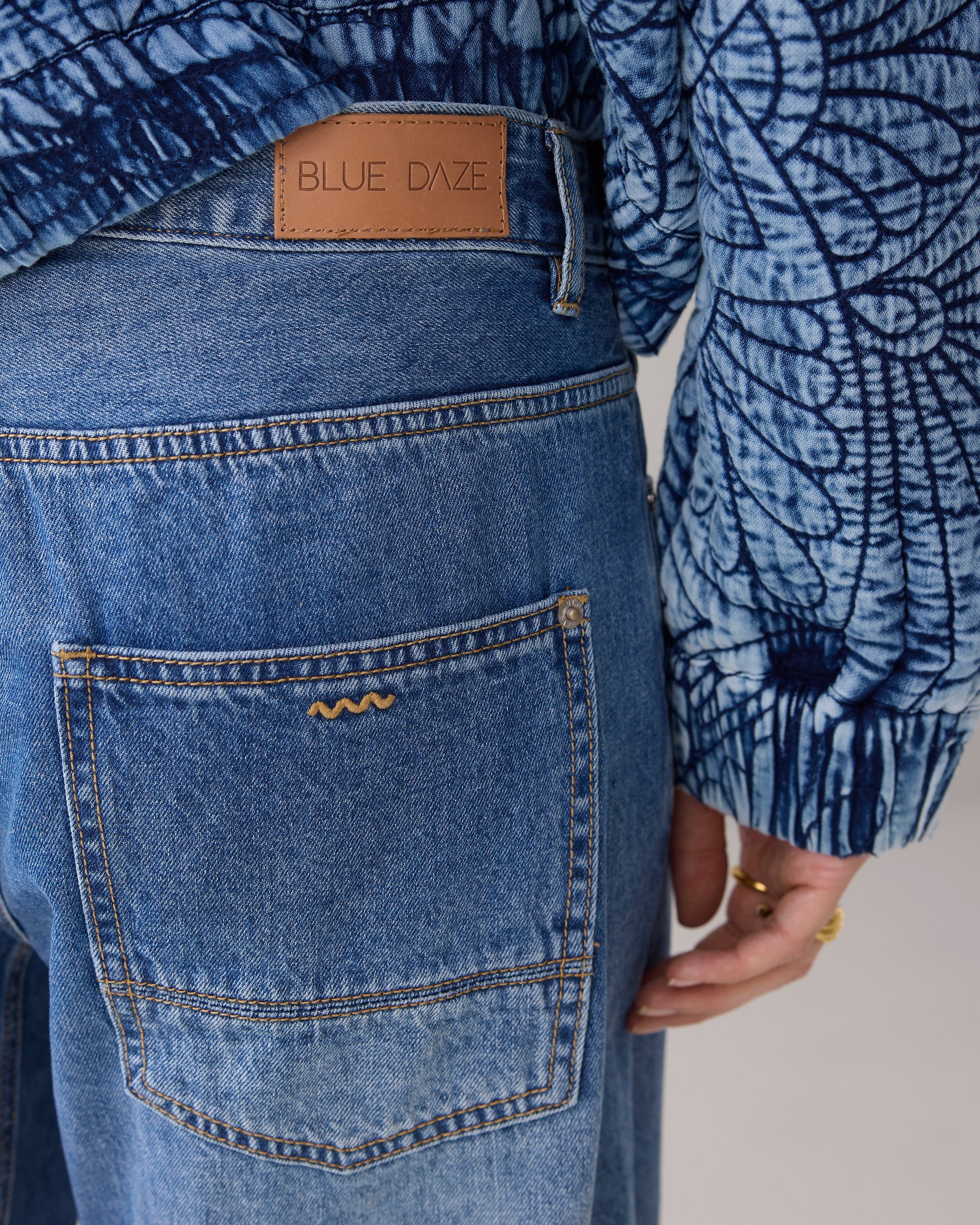 Cocoon Fit Jean in Denim