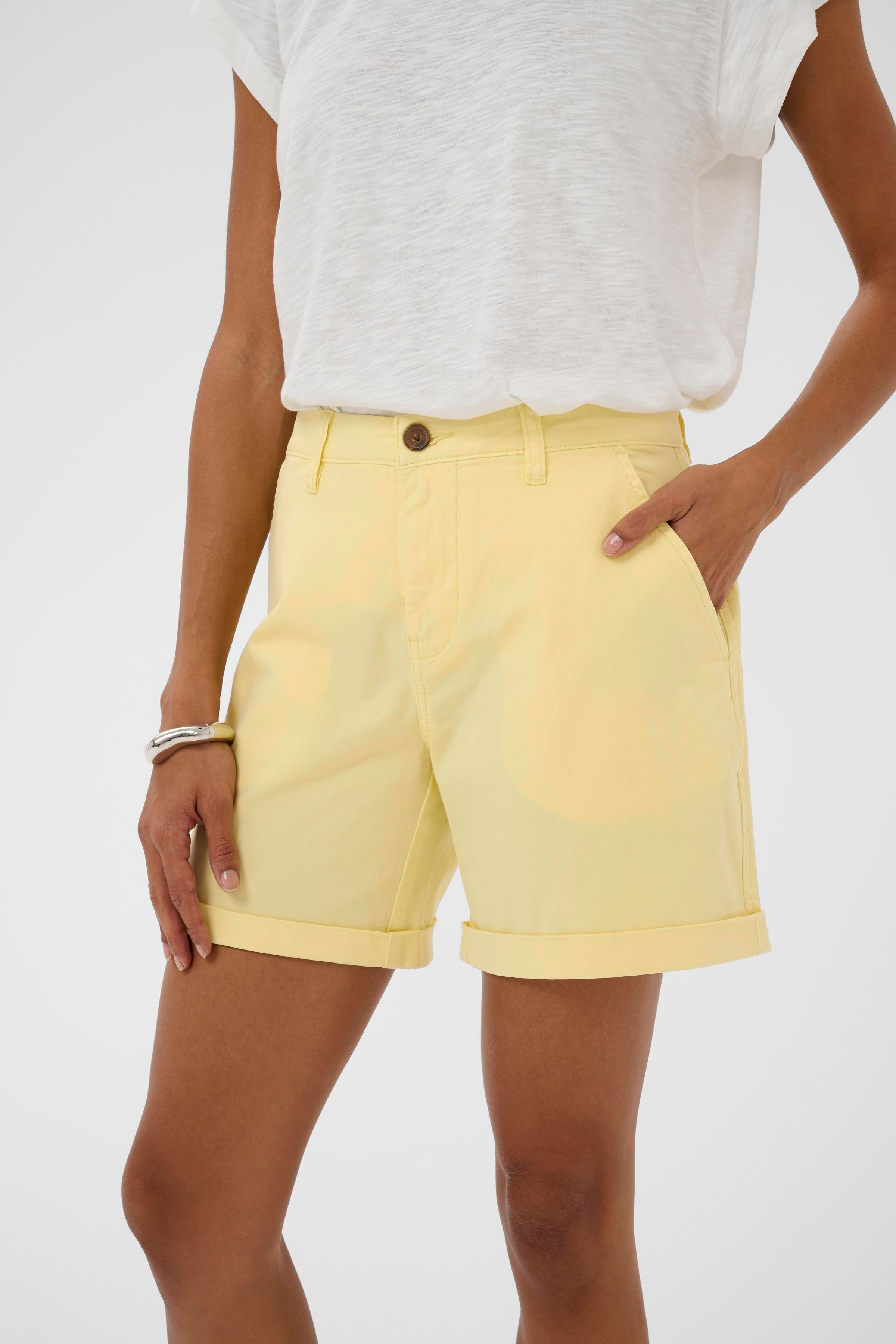 Brita Shorts in Lemon Meringue