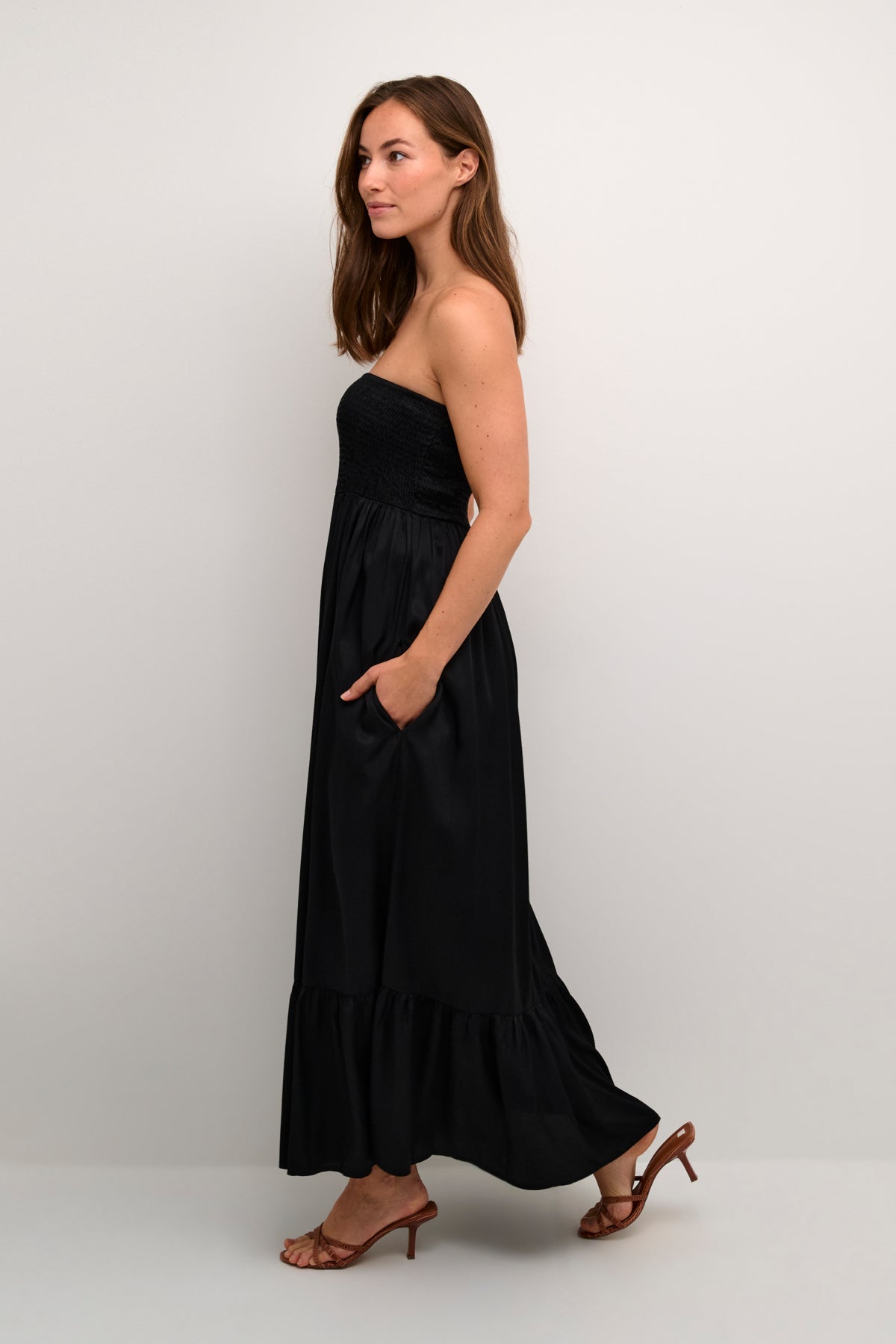 Annelene Strapless Dress in Black