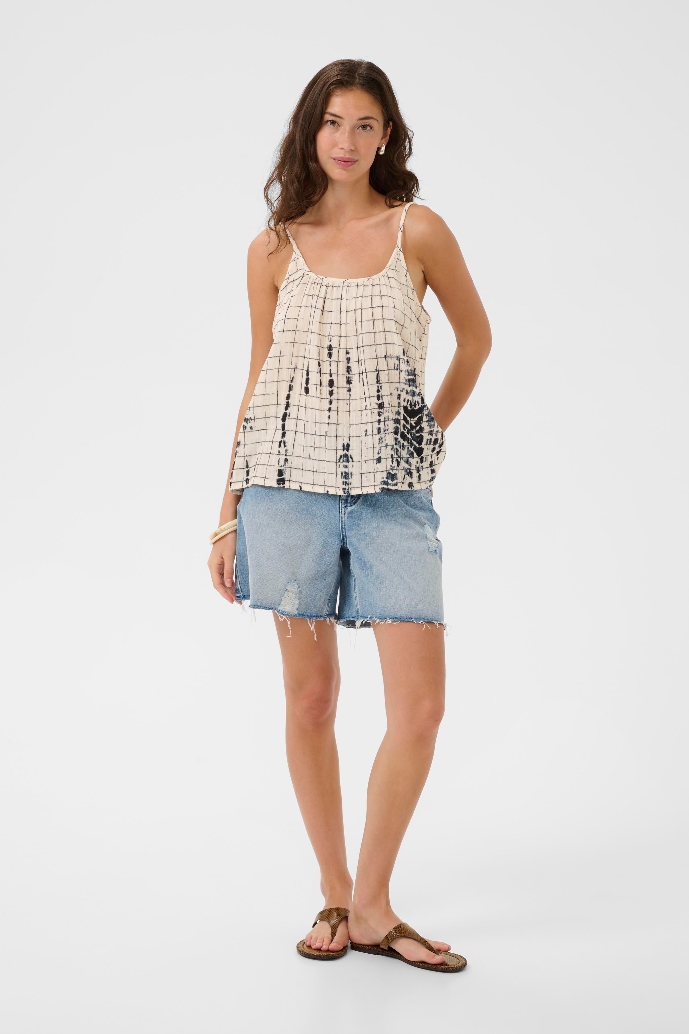 Chelita Top in Whitecap/Black Graphic