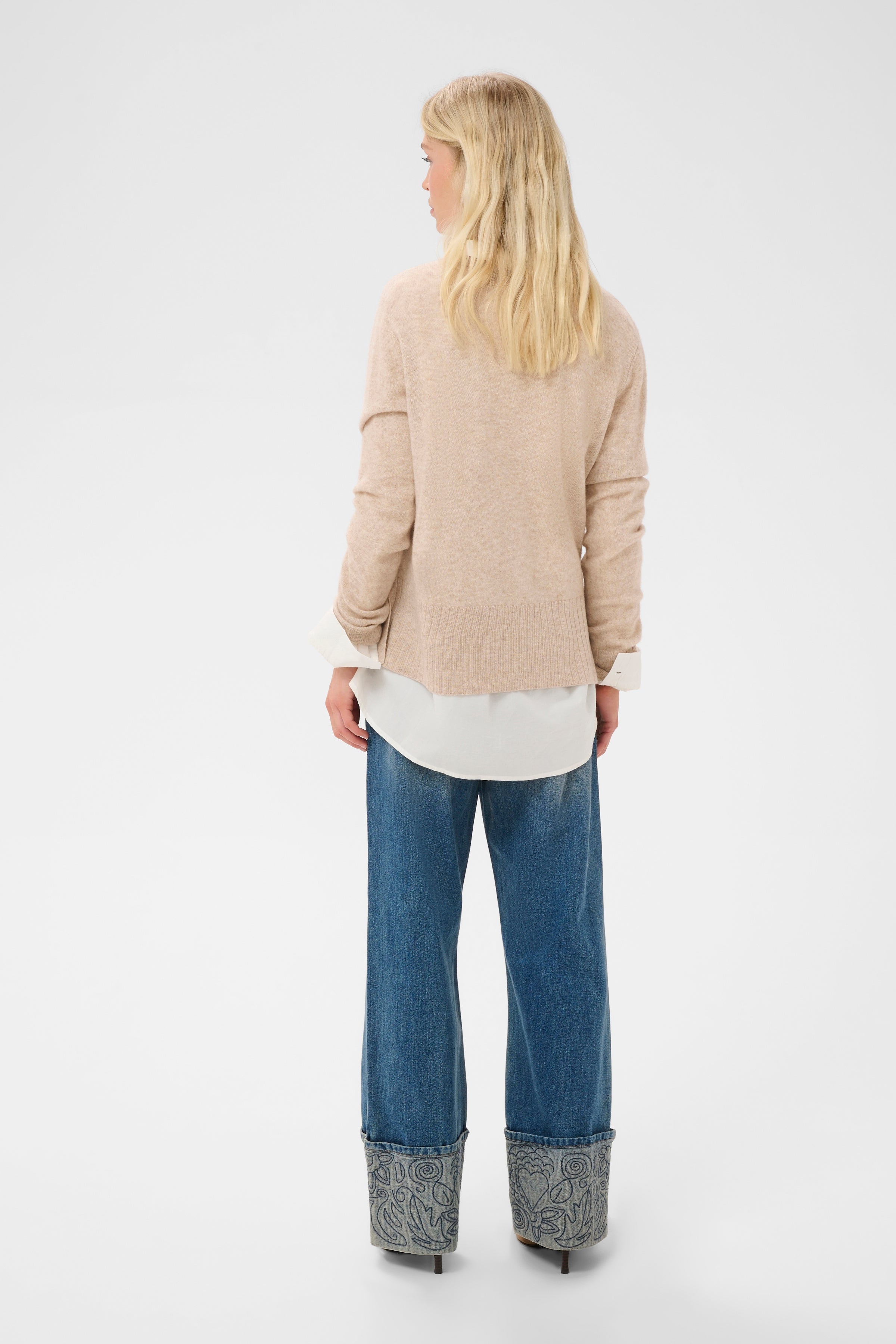 Taia Arrow Pullover in Beige Melange