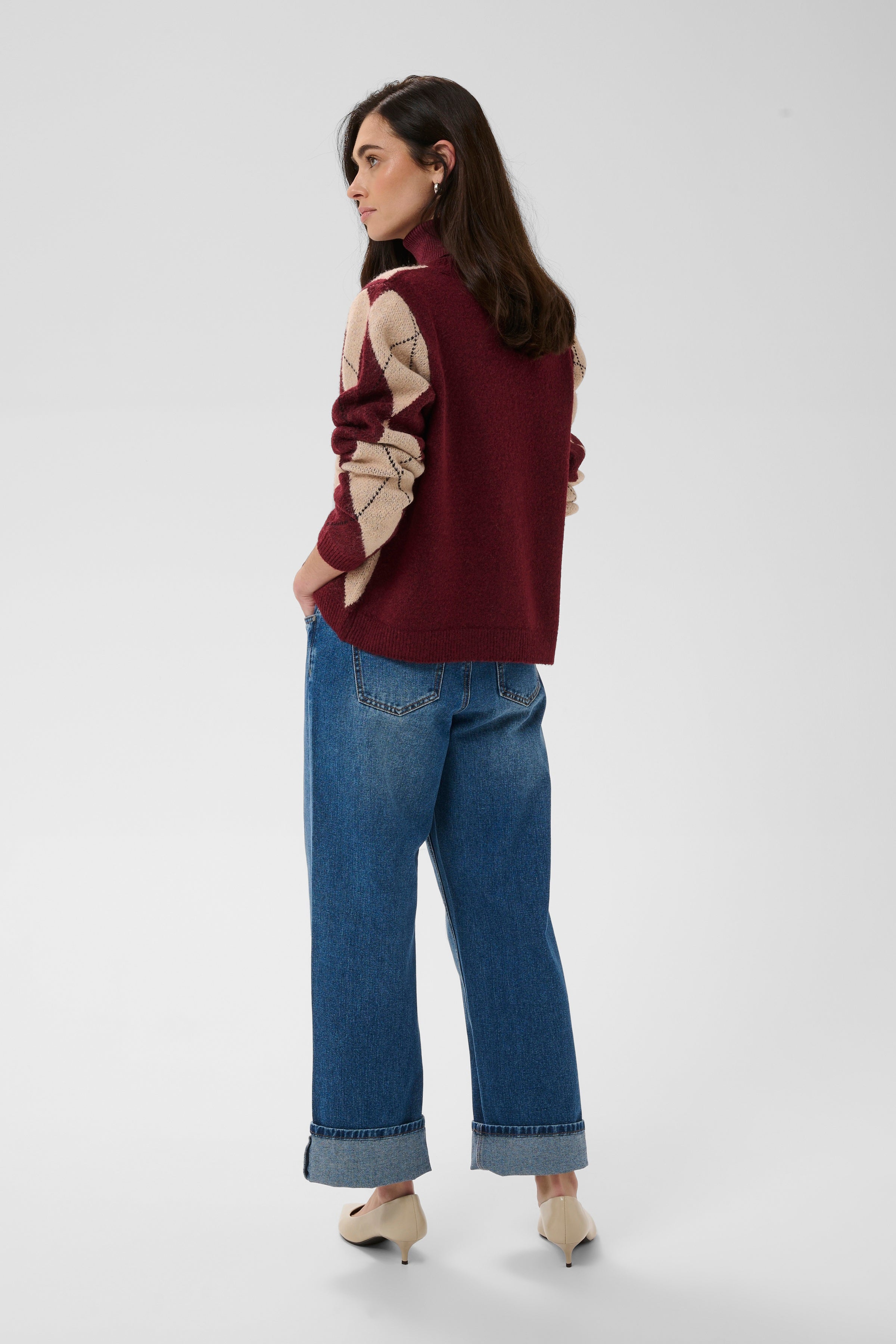 Argyle Cardigan in Burgundy Argyle