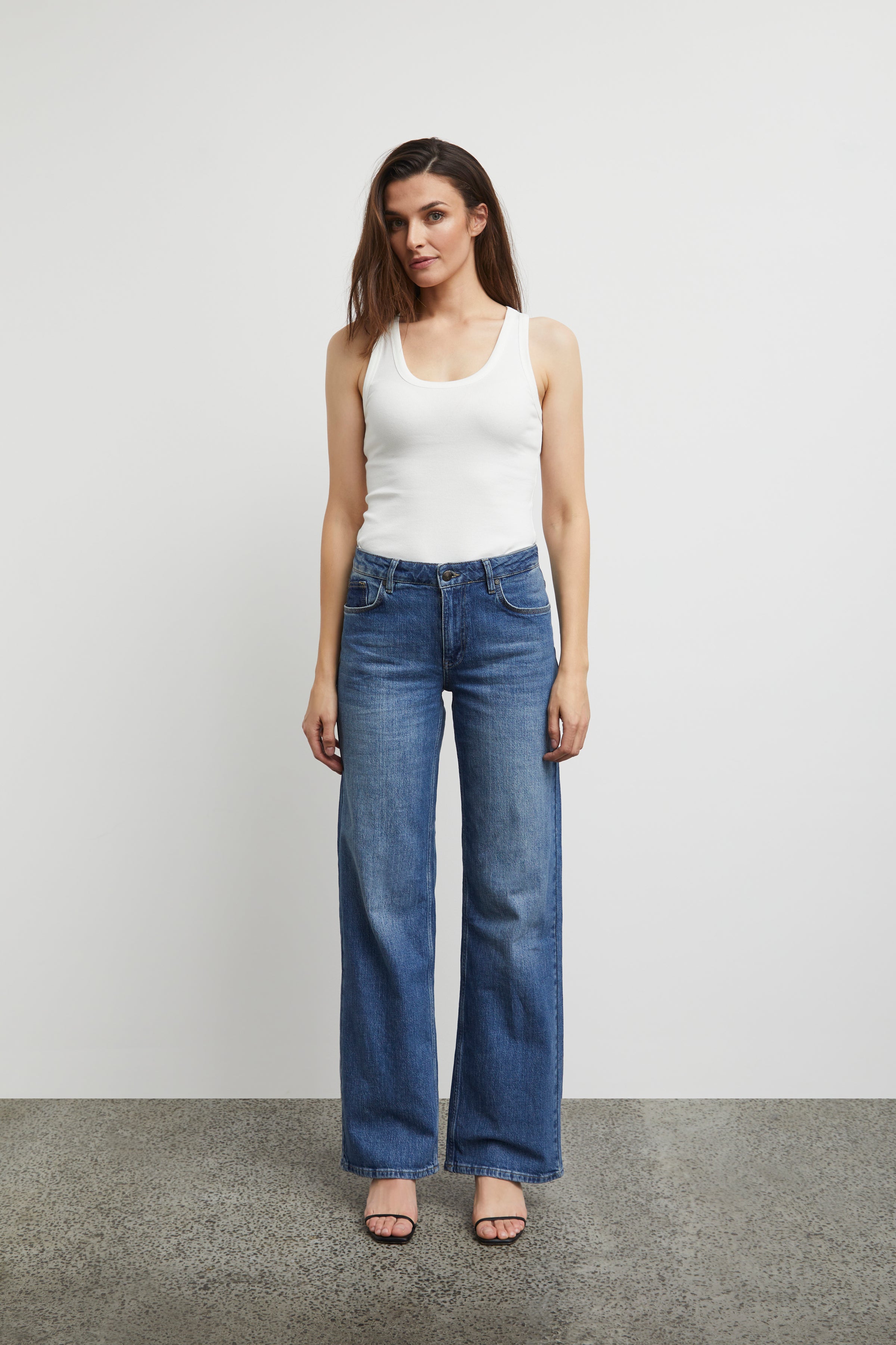 Vega Wide Leg Jean in Medium Blue