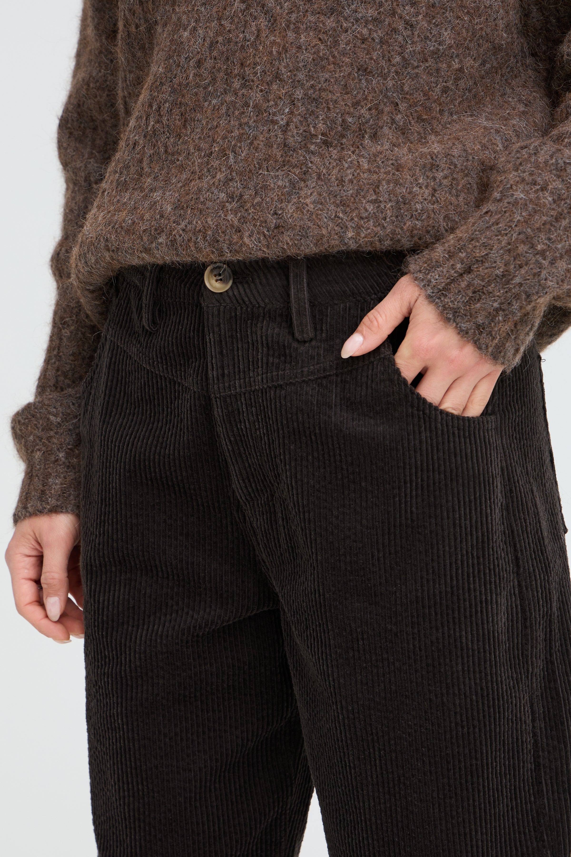 Essy Tapered Leg Trouser in Espresso