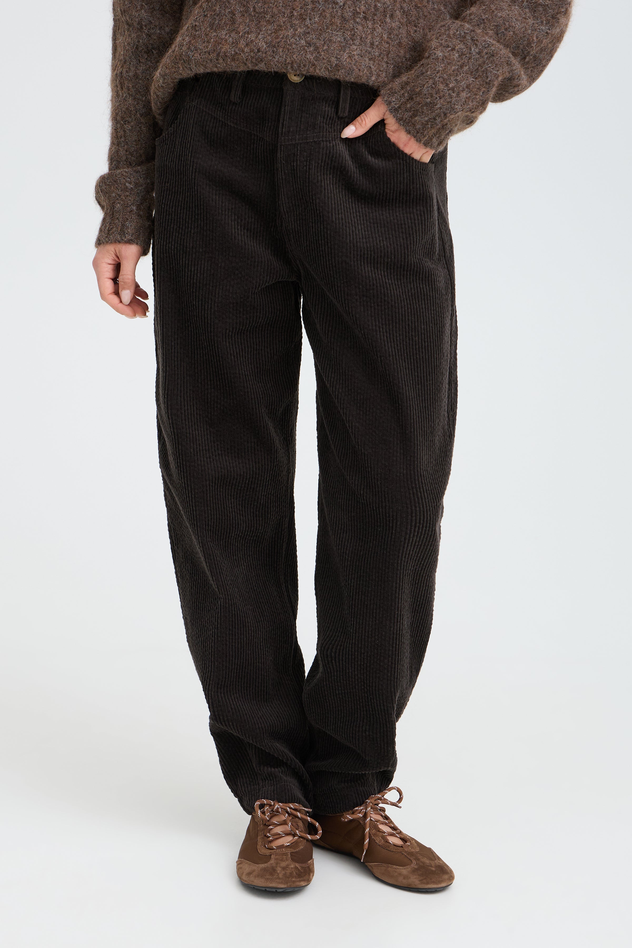 Essy Tapered Leg Trouser in Espresso