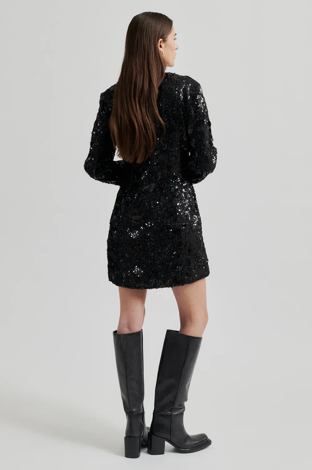 Flakes dress in Black