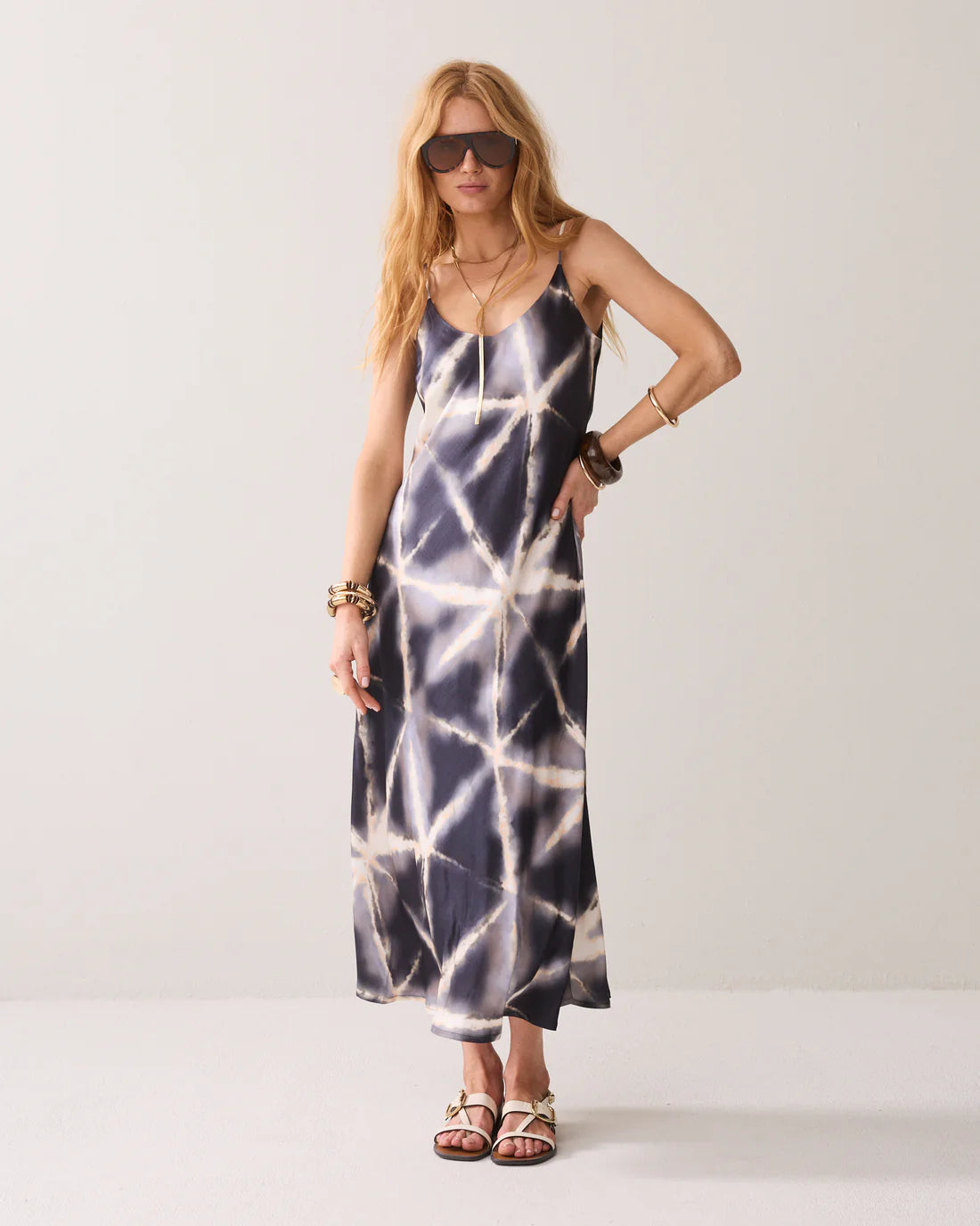 Dress Tie Dye Viscose in Blue Noir