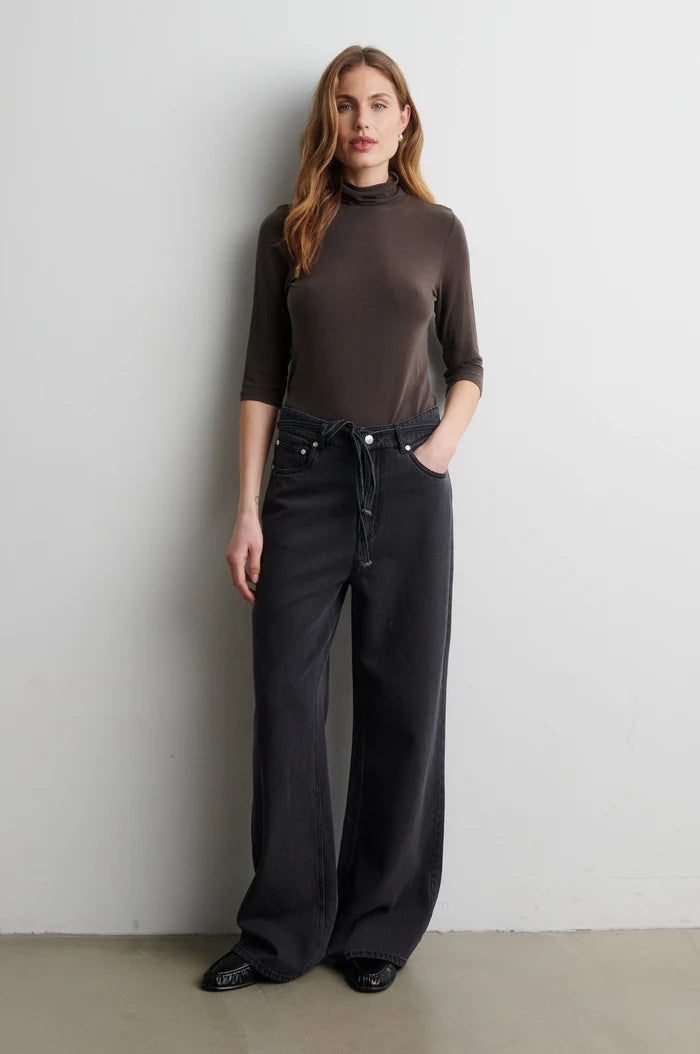 Matima T-Neck Tee in Dark Brown