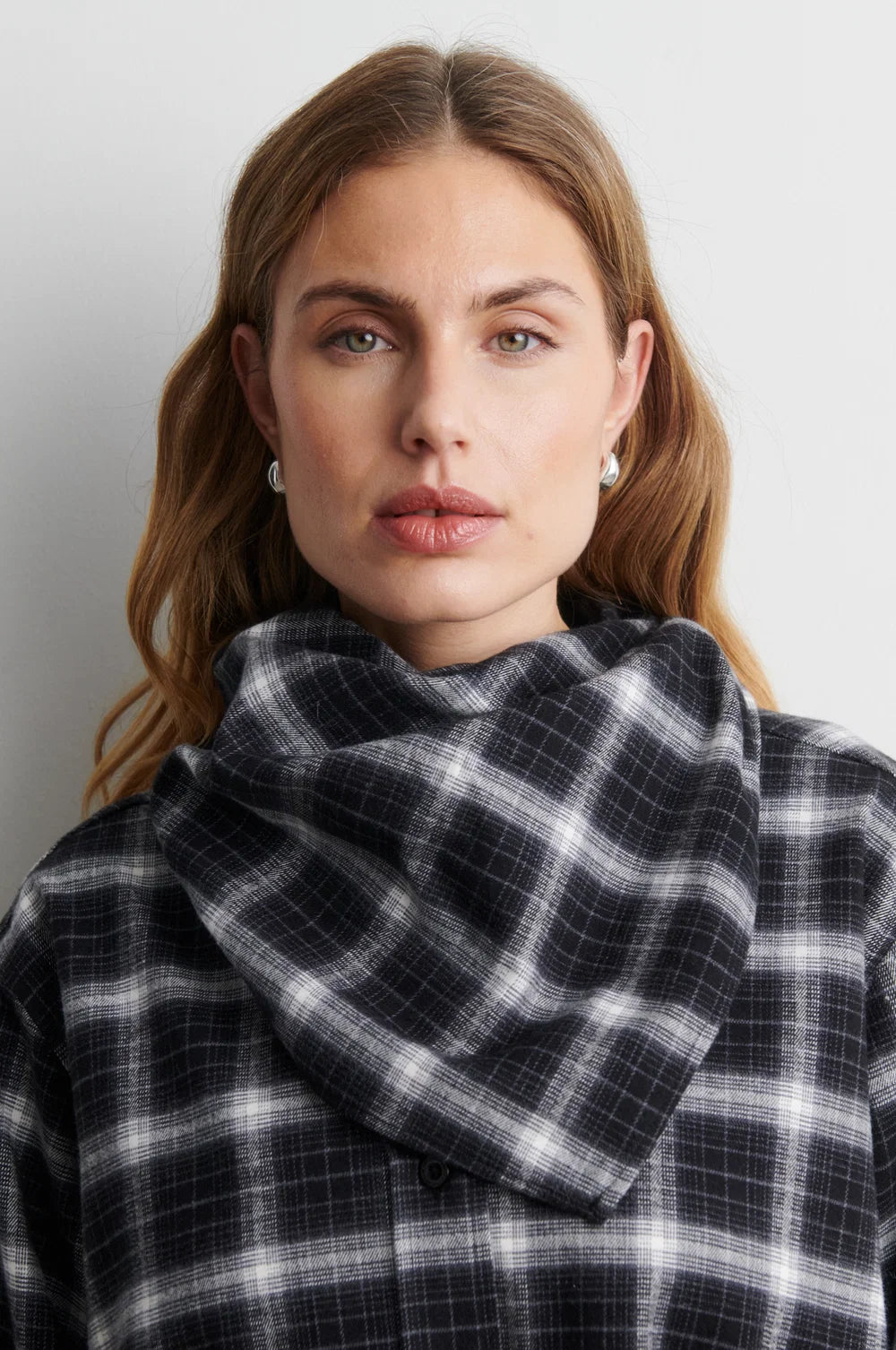 Genola Scarf in Black