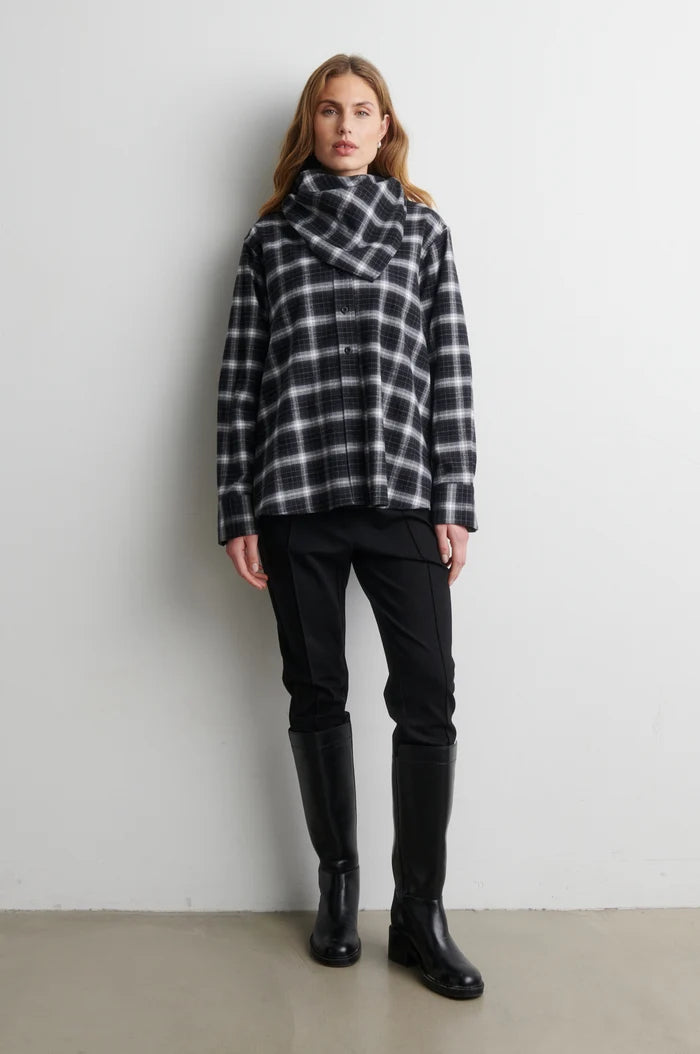 Genola Scarf in Black