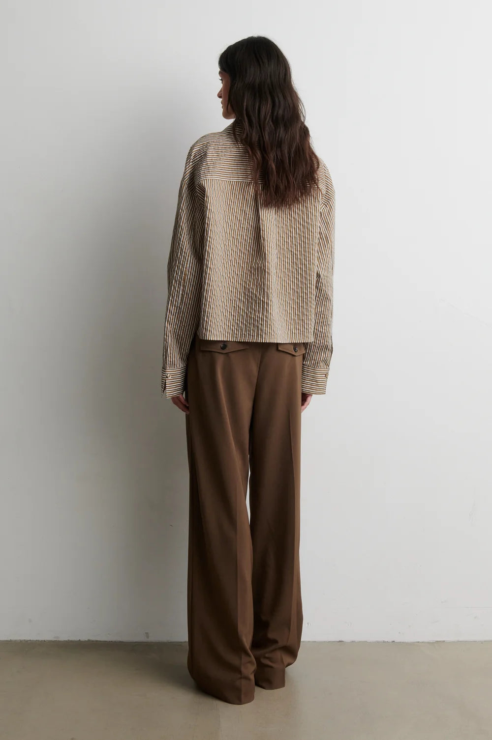 Vena Cropped Shirt in Camel
