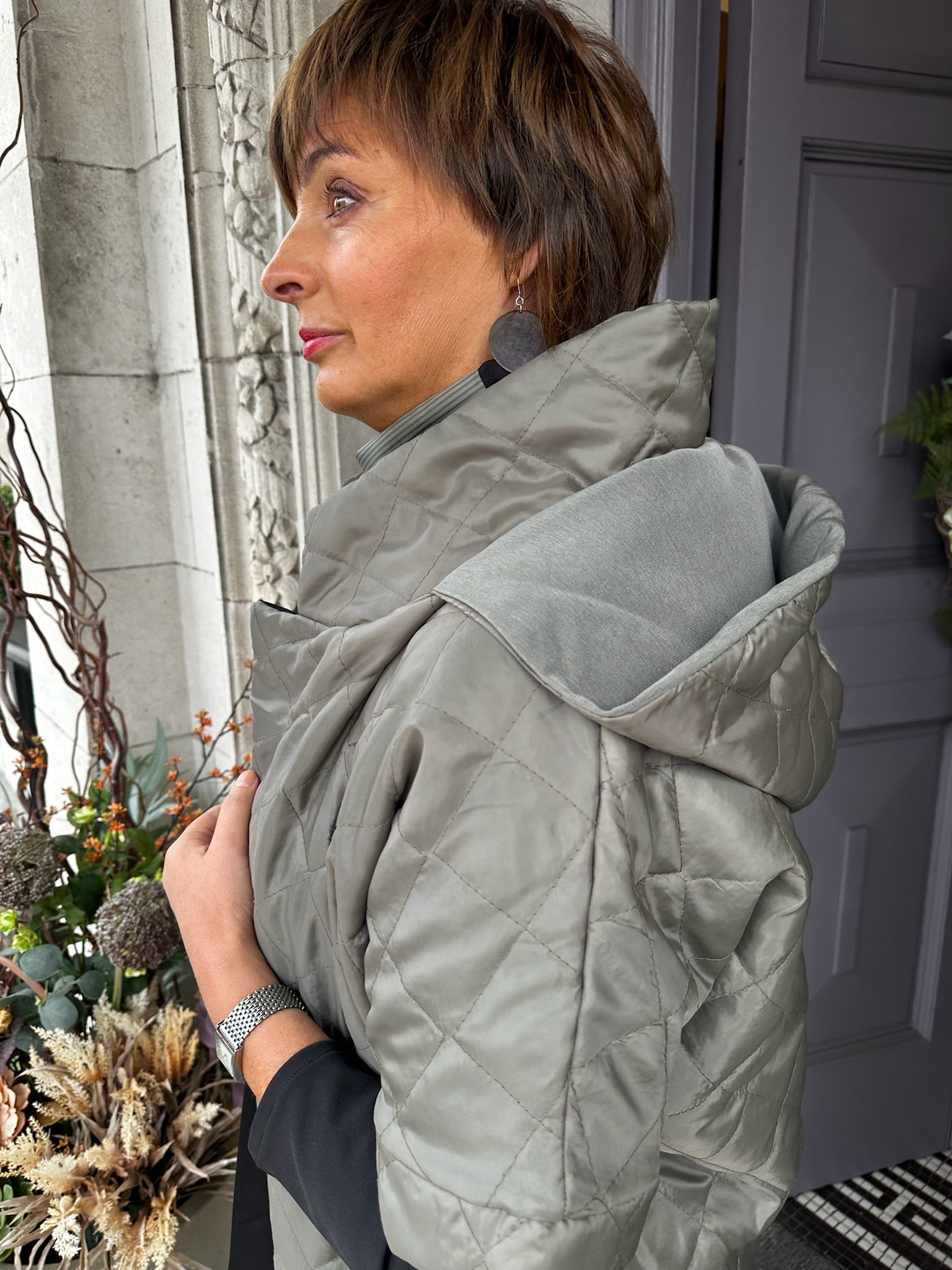 Diamond Quilted Short Sleeve Jacket in Sage/Black