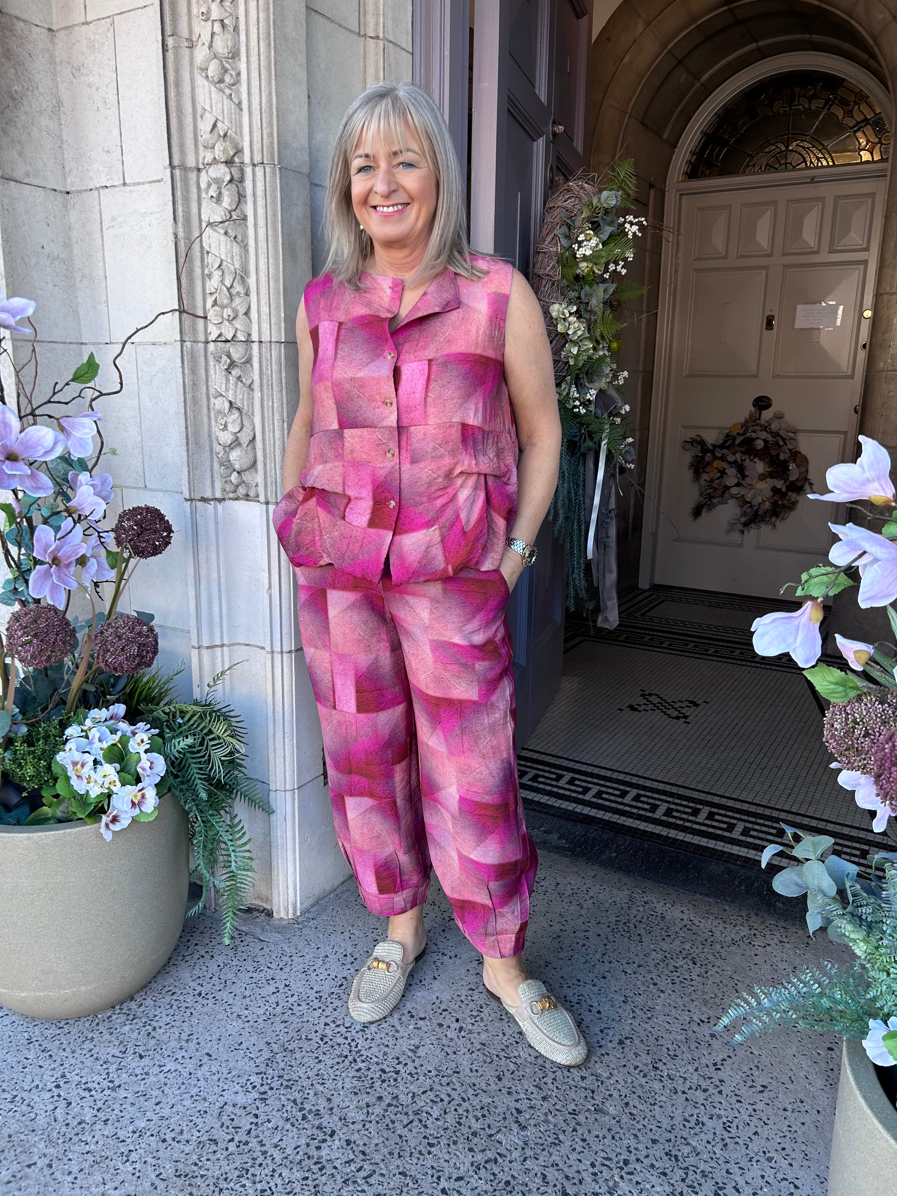 Reflection Print Sleeveless Top in Pink