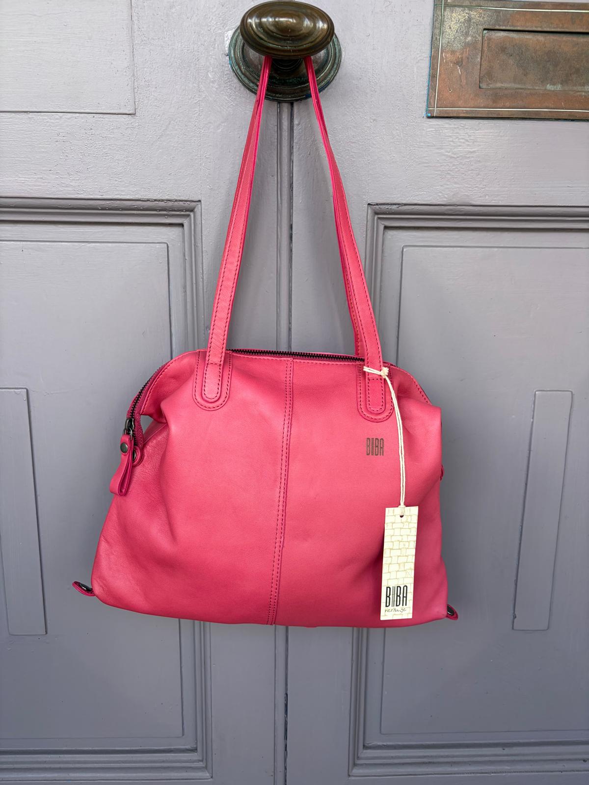 Hooper Shoulder Bag in Fuchsia