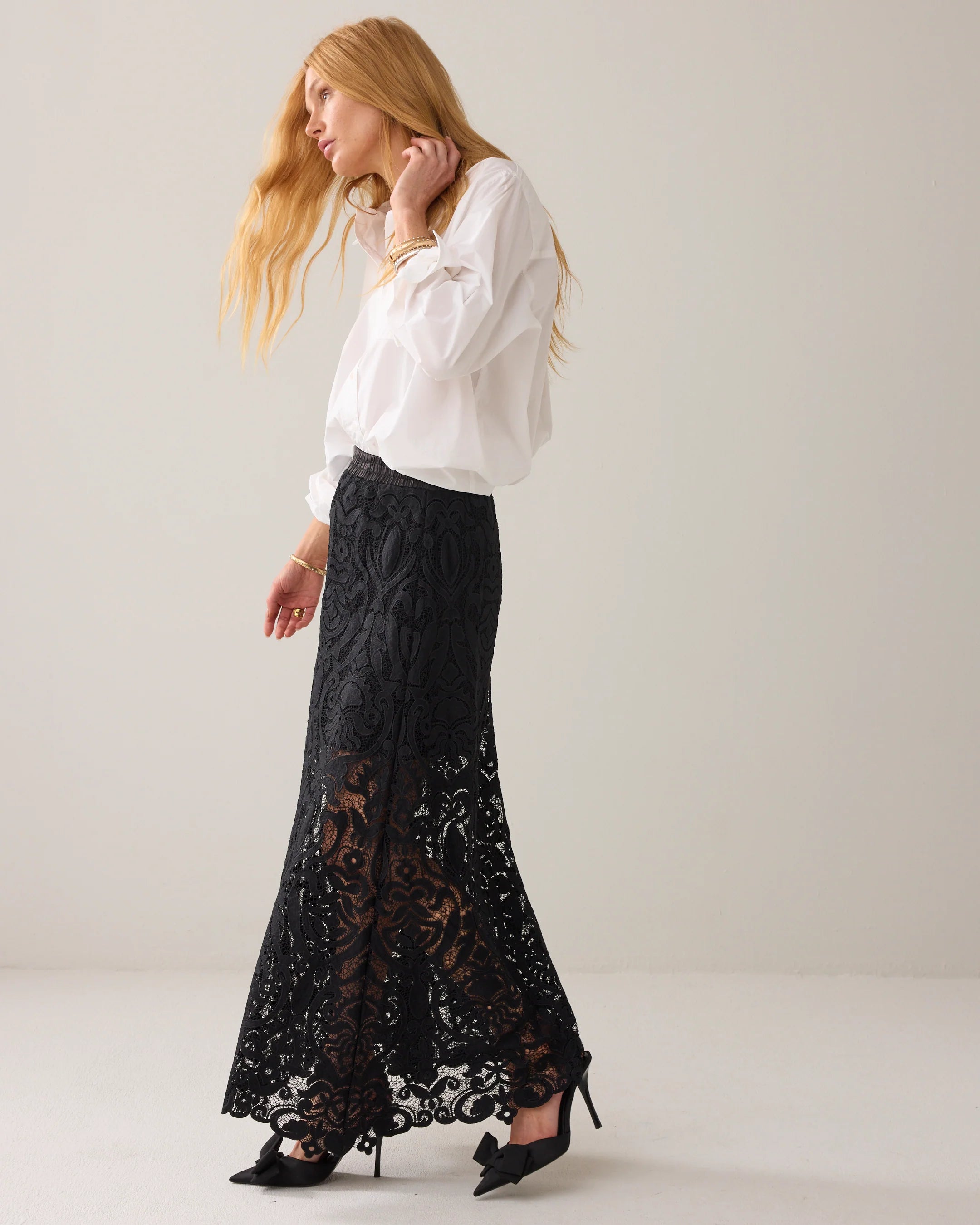 Lace Skirt in Black