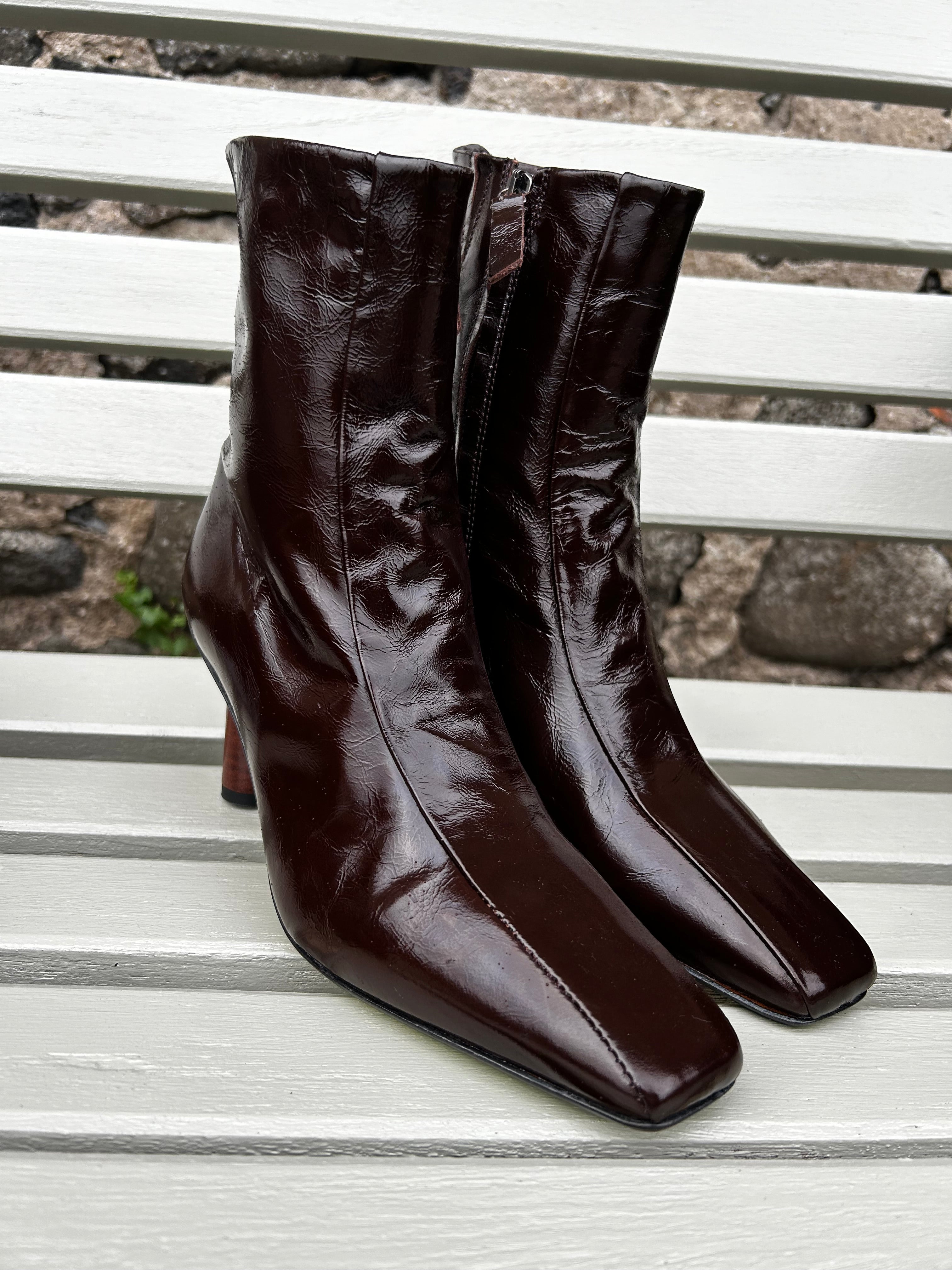 Molly Heeled Boot in Chocolate