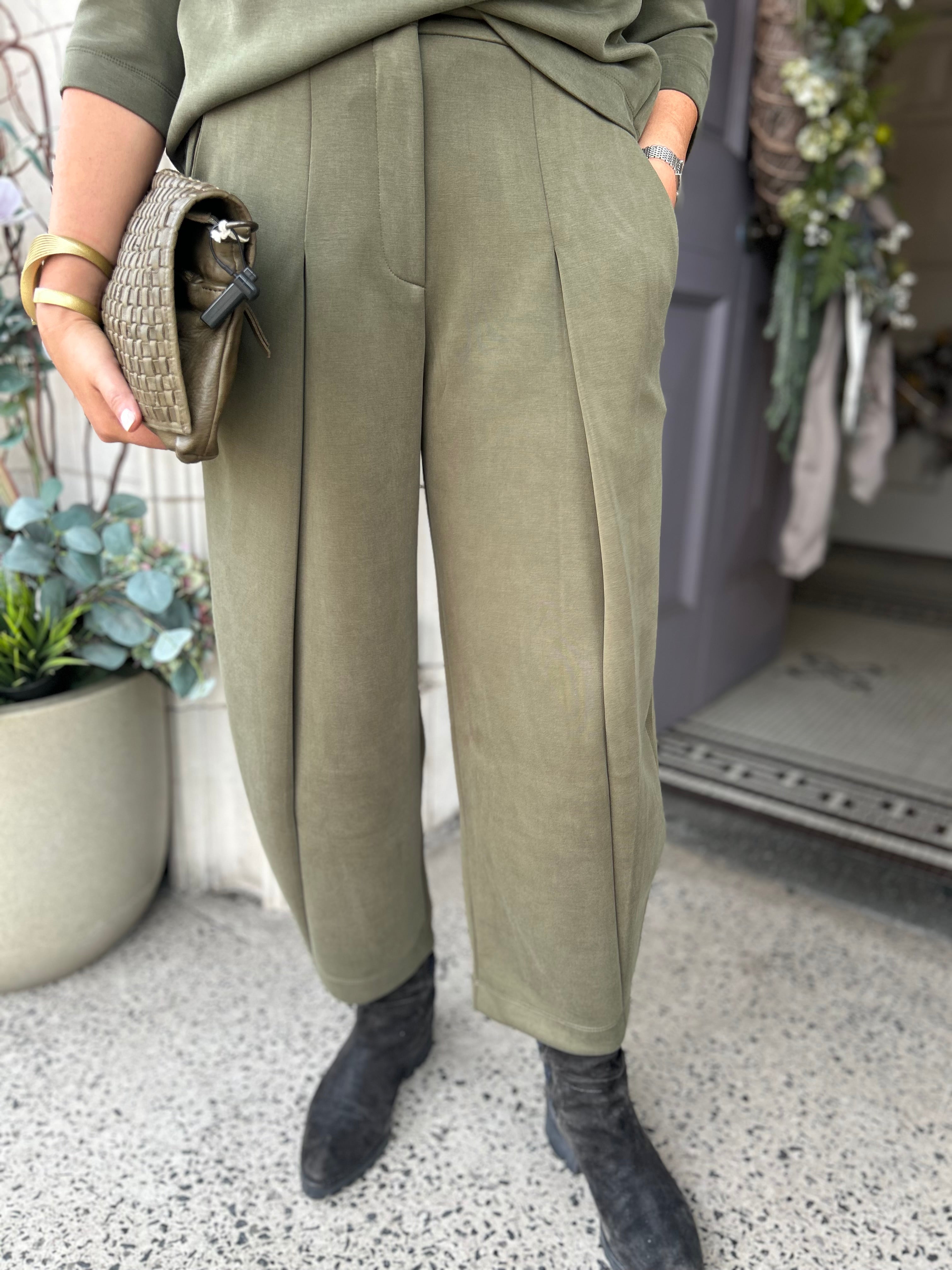 Scuba Pleat Trousers in Olive
