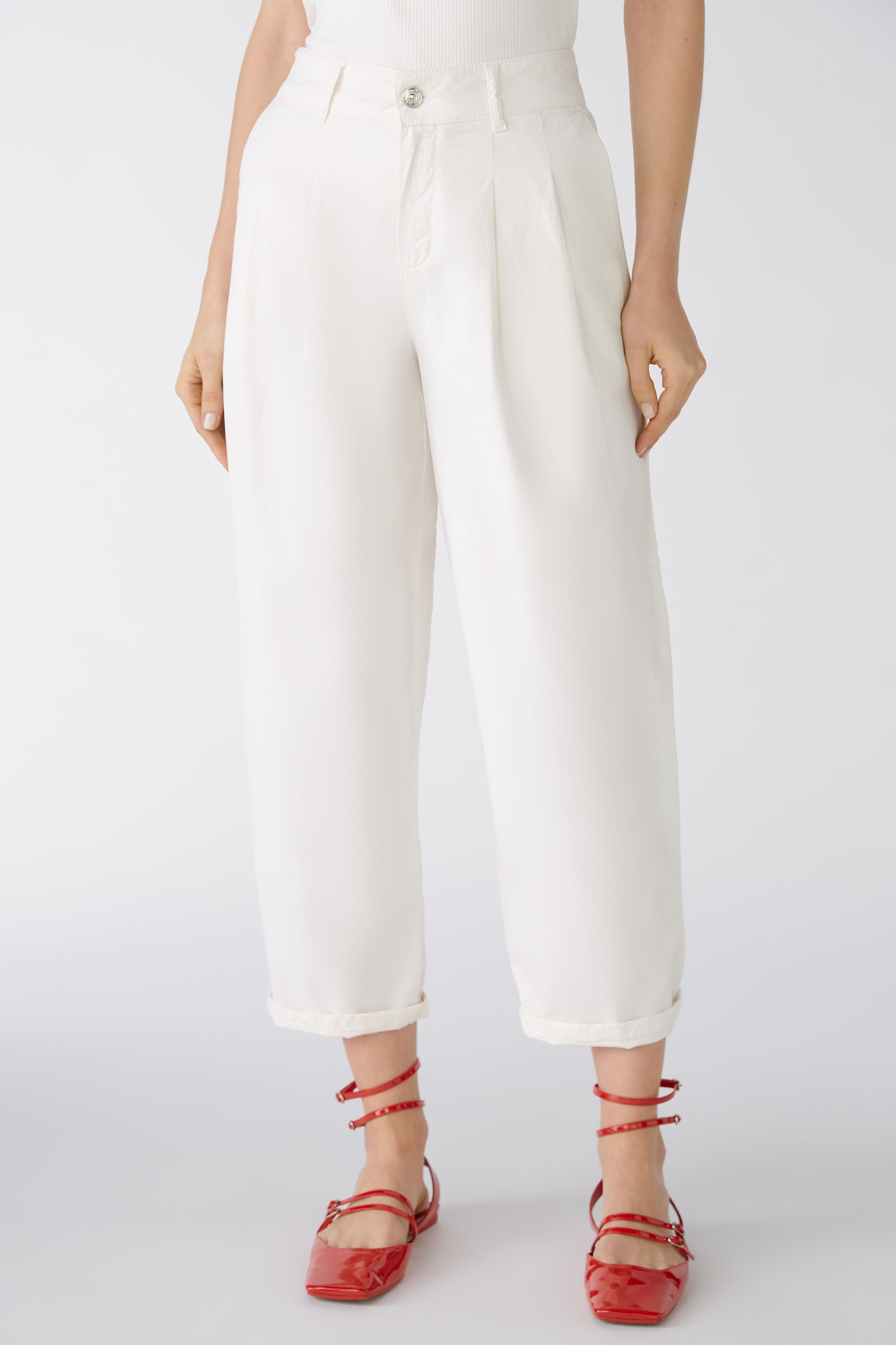 The Relaxed Trouser in Off White