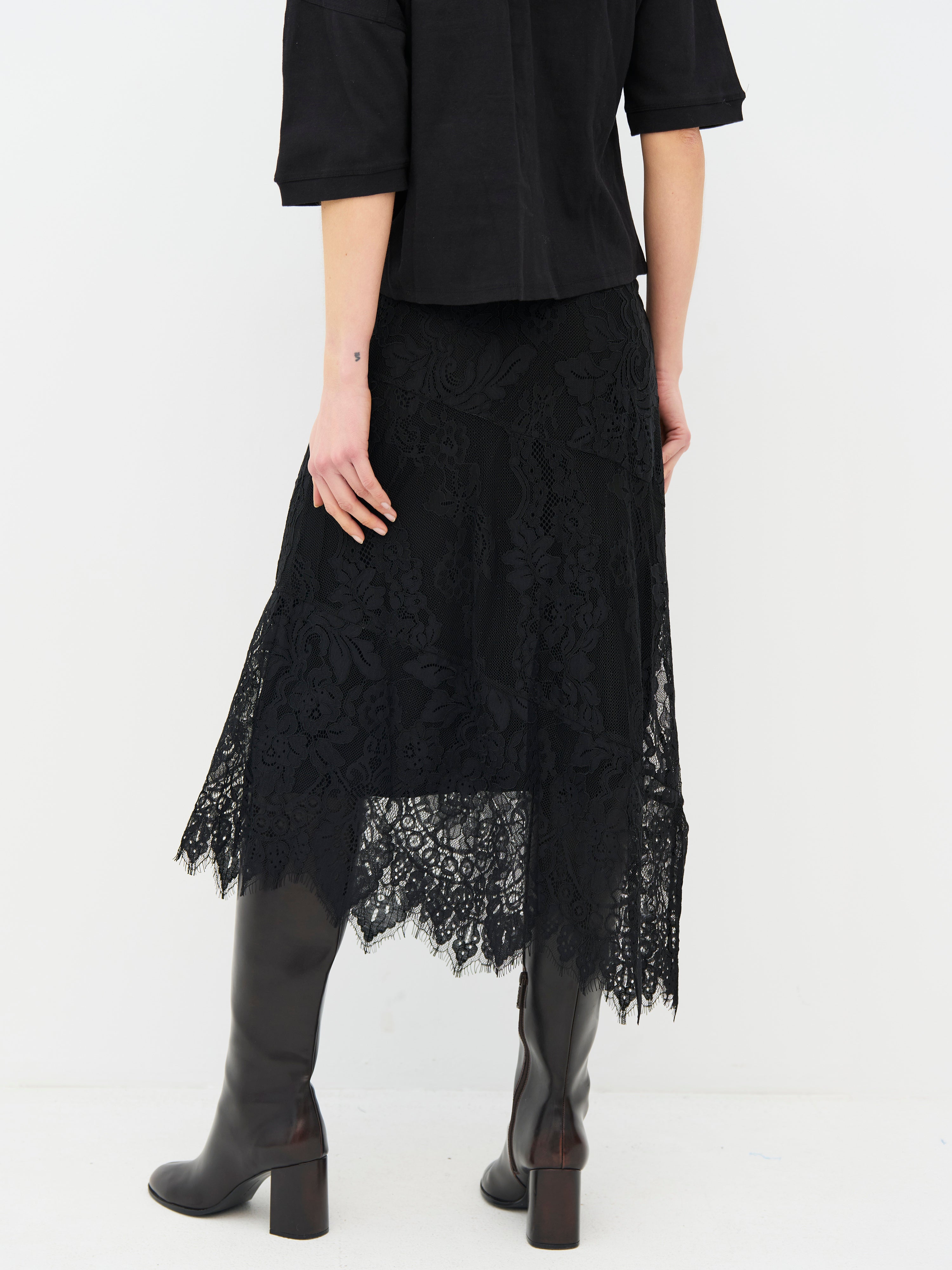 Essie Skirt in Black