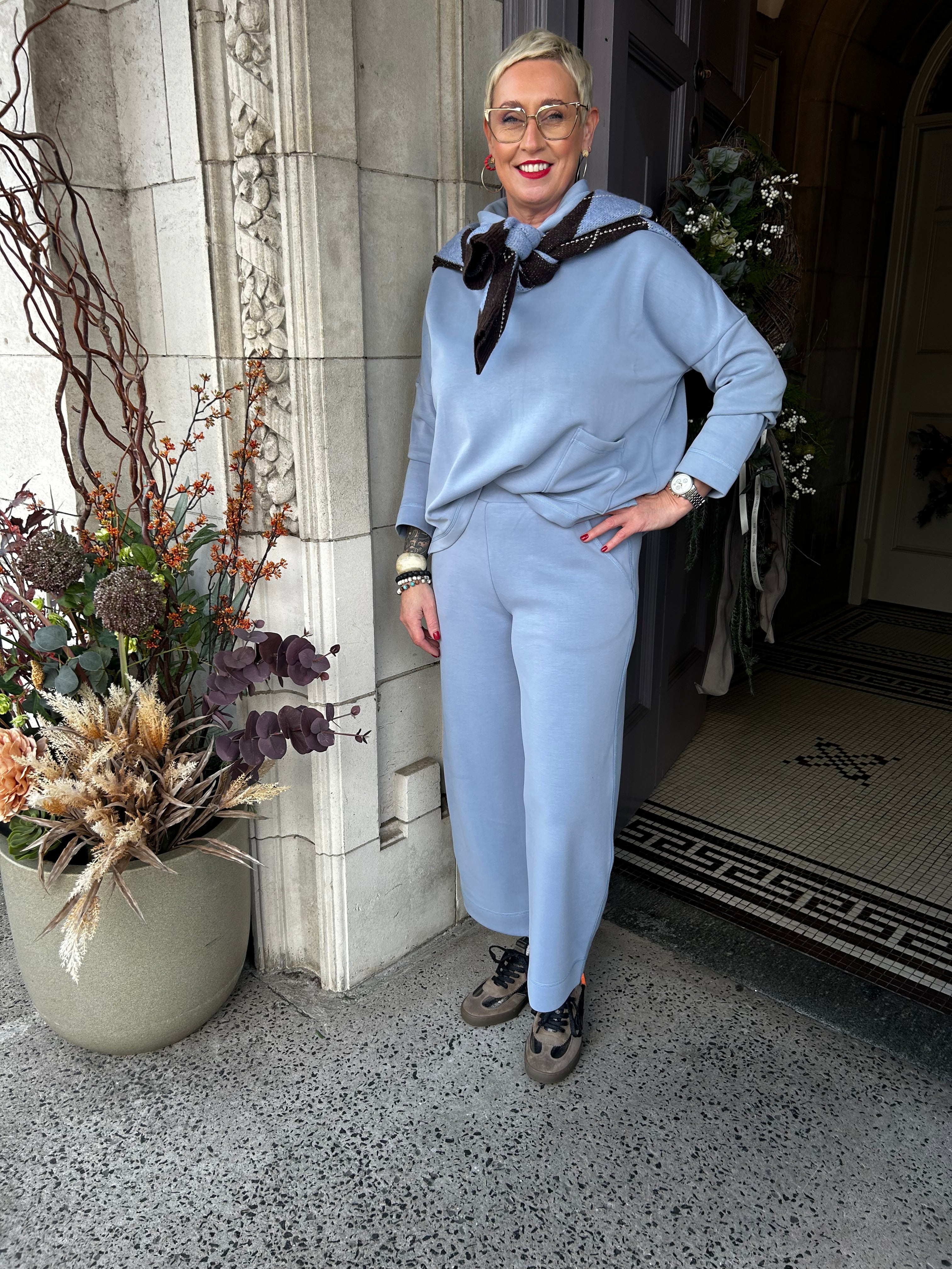 Barrel Trousers in Light Blue