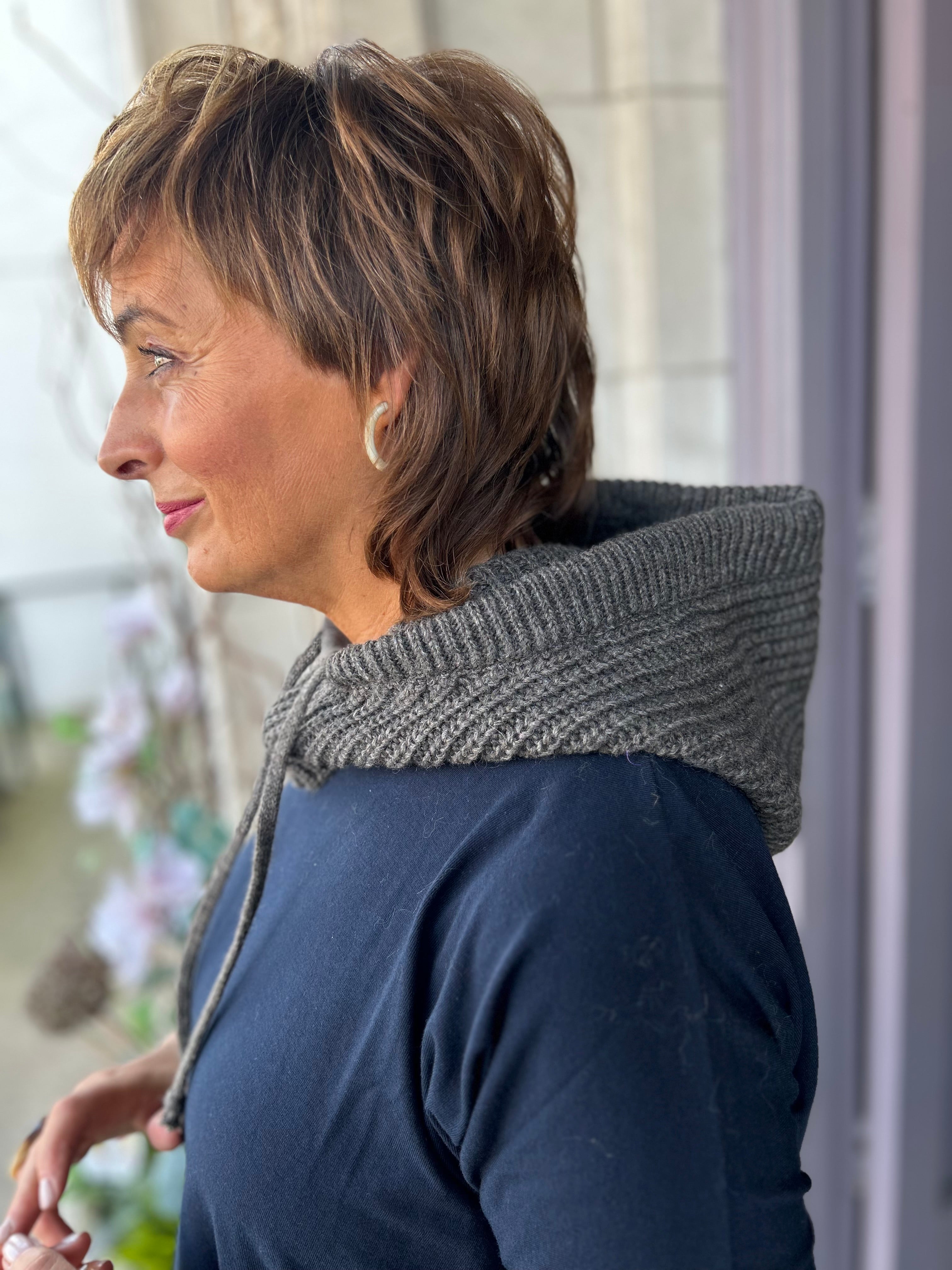 Myriade Knit Hood in Taupe