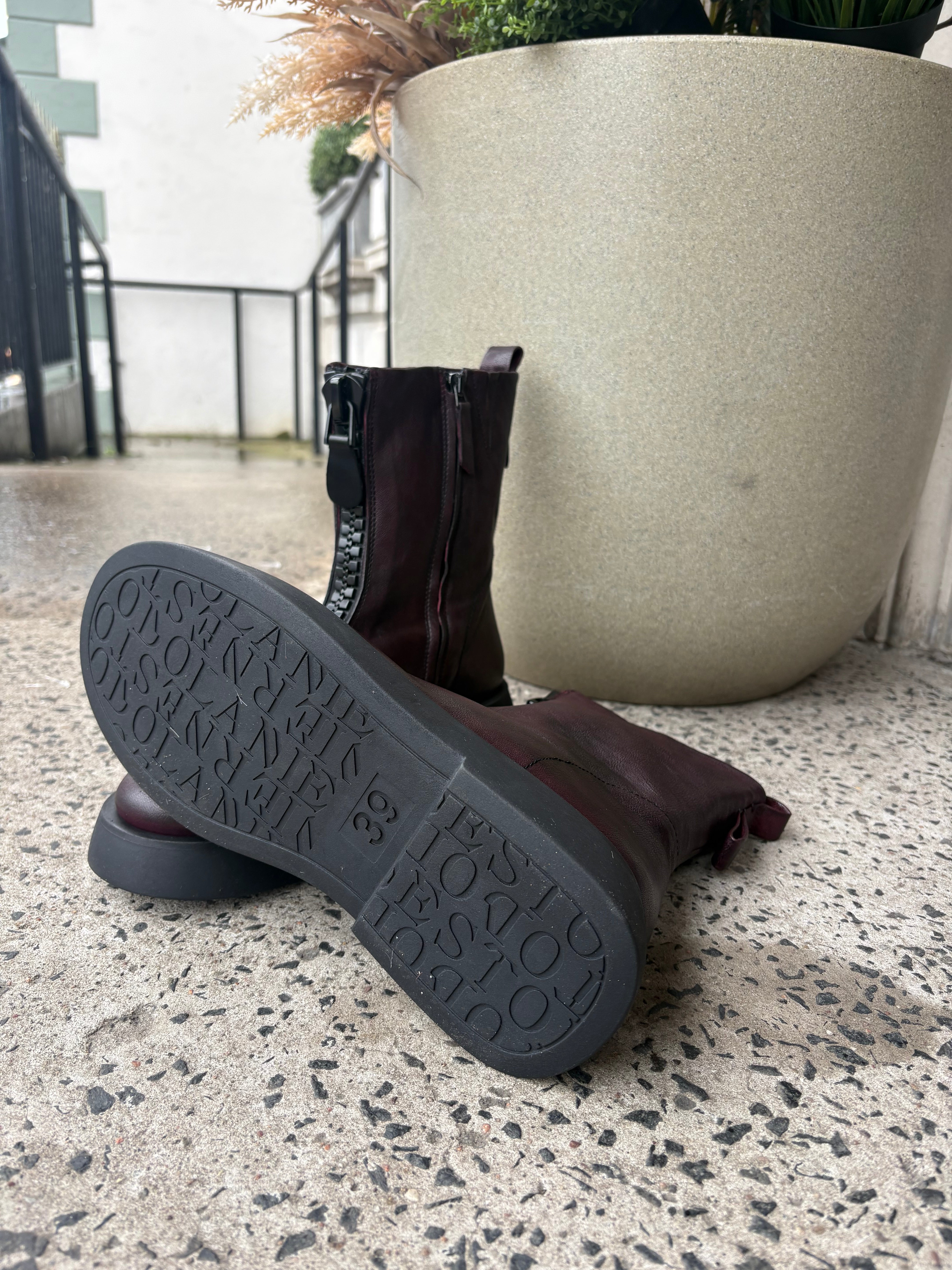 Donna Ankle Boot (Silicone 37) in Rock Amaranto