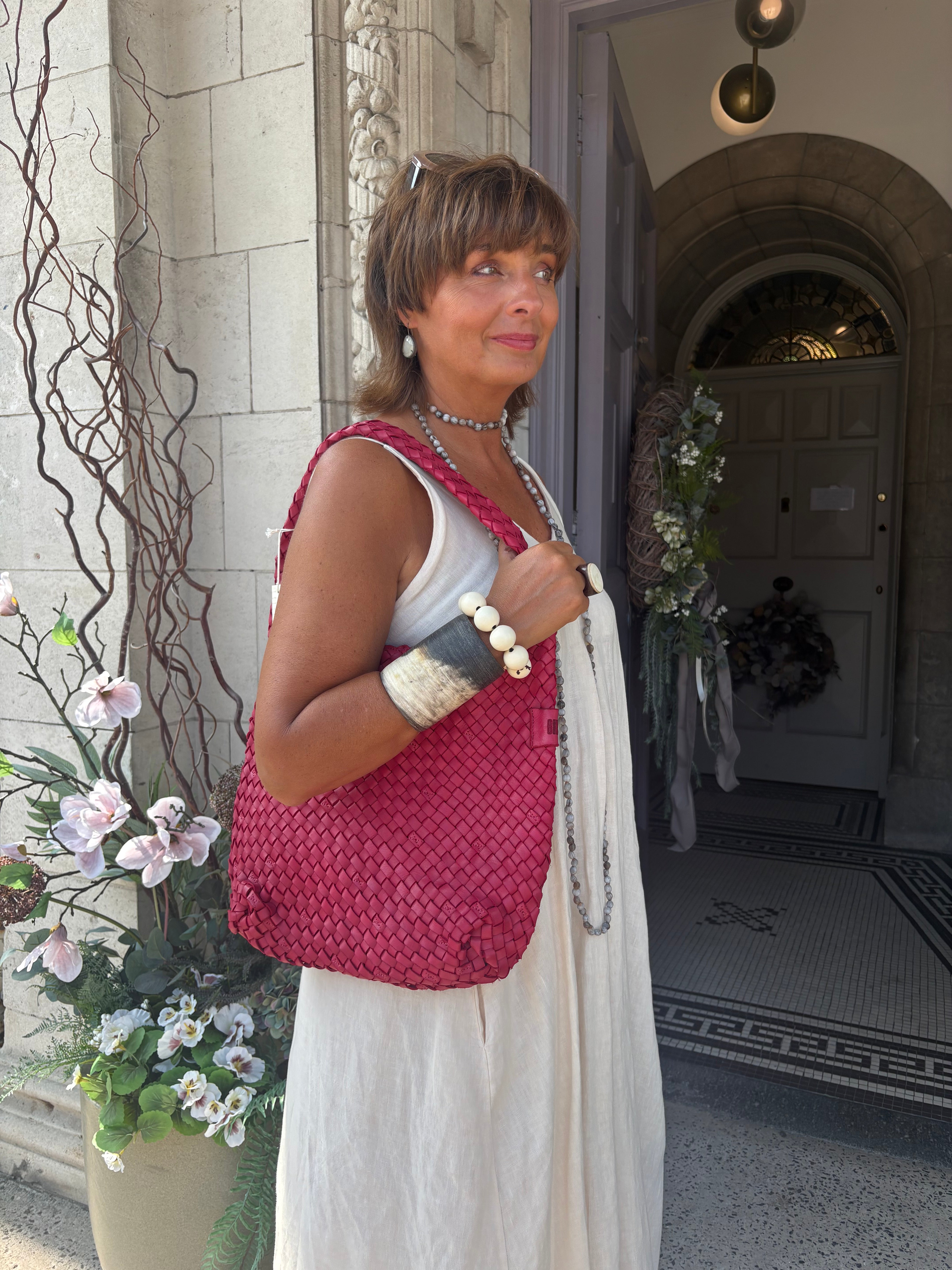 Killen Shoulder Bag in Fuchsia