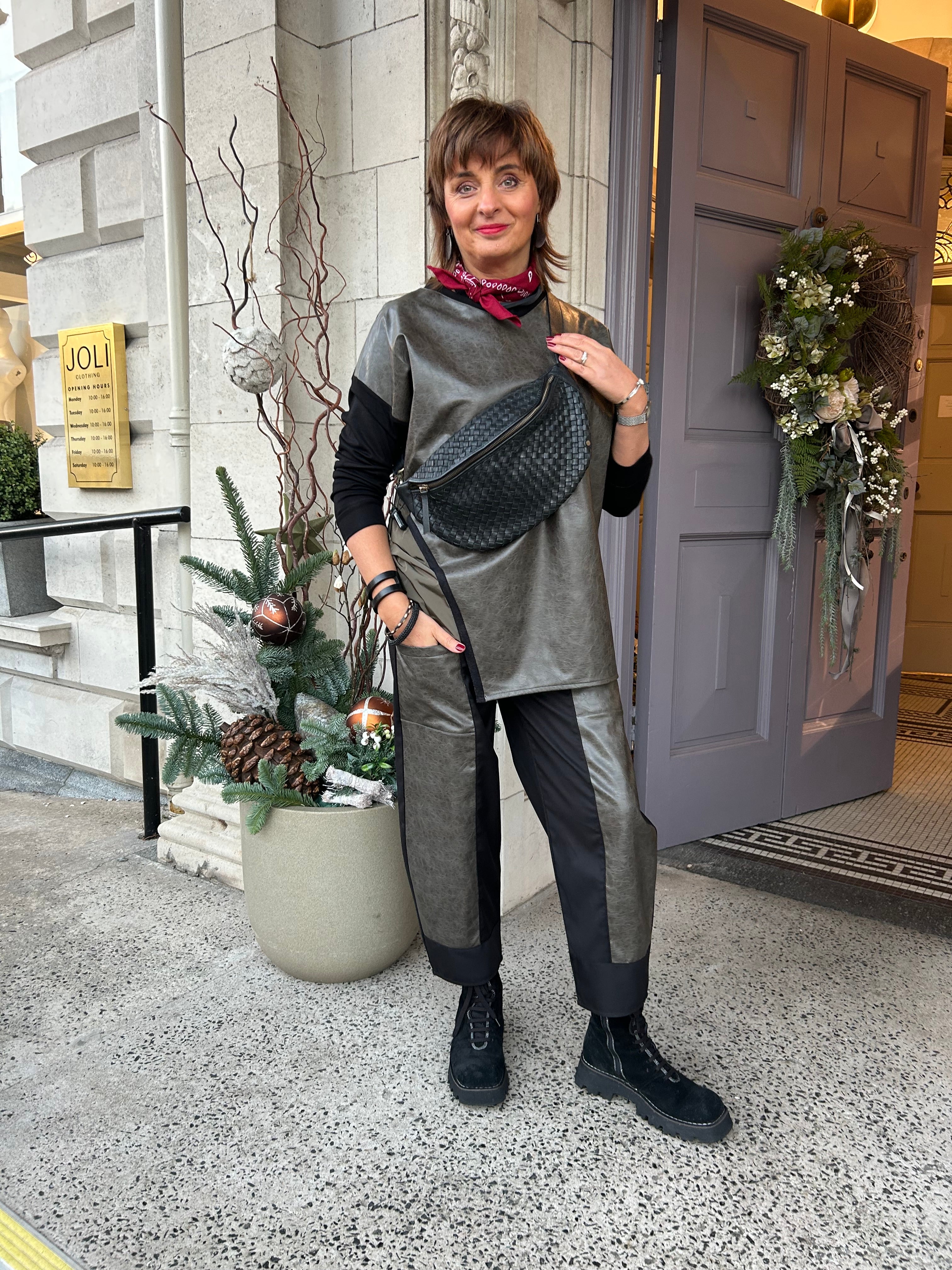 Contrast Panel Long-Sleeve Top in Taupe/Black