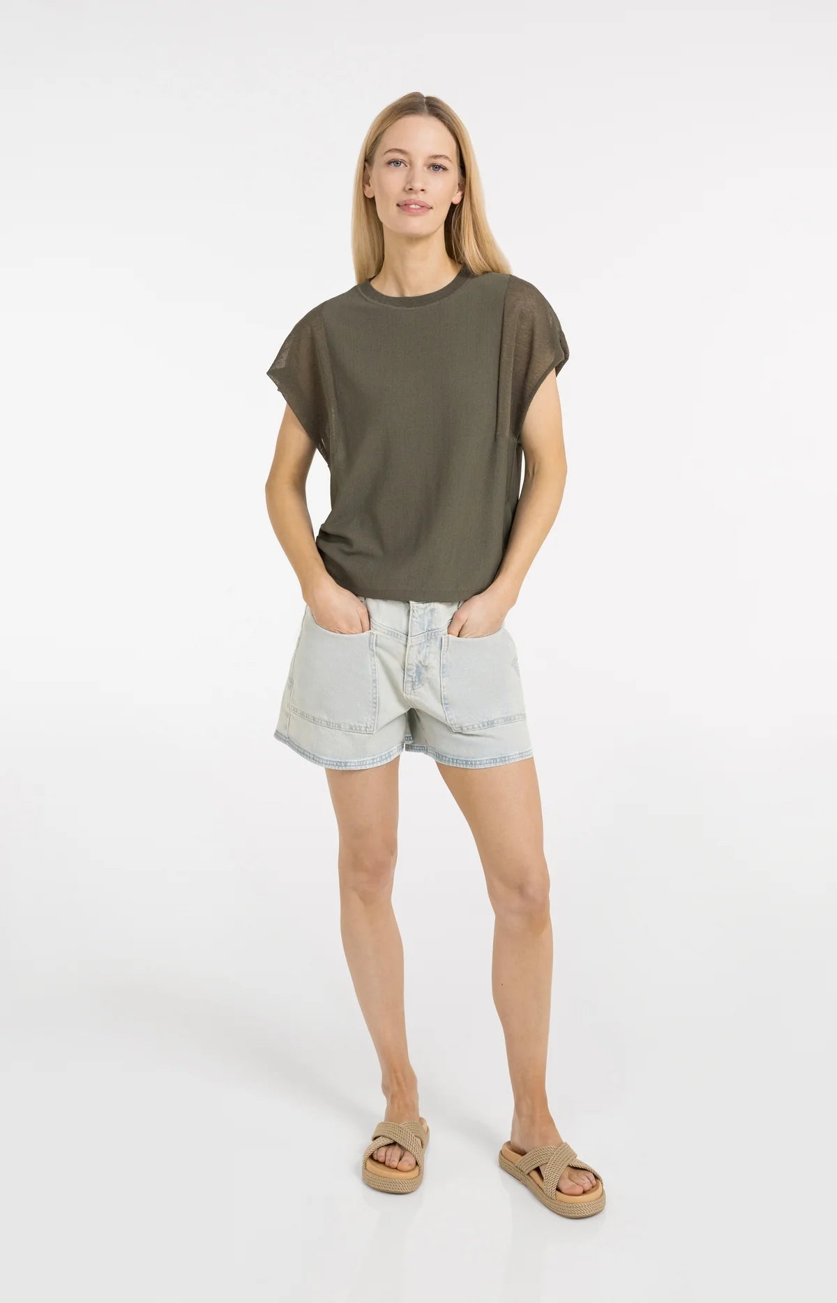 Shorts with Pocket Details in Light Denim