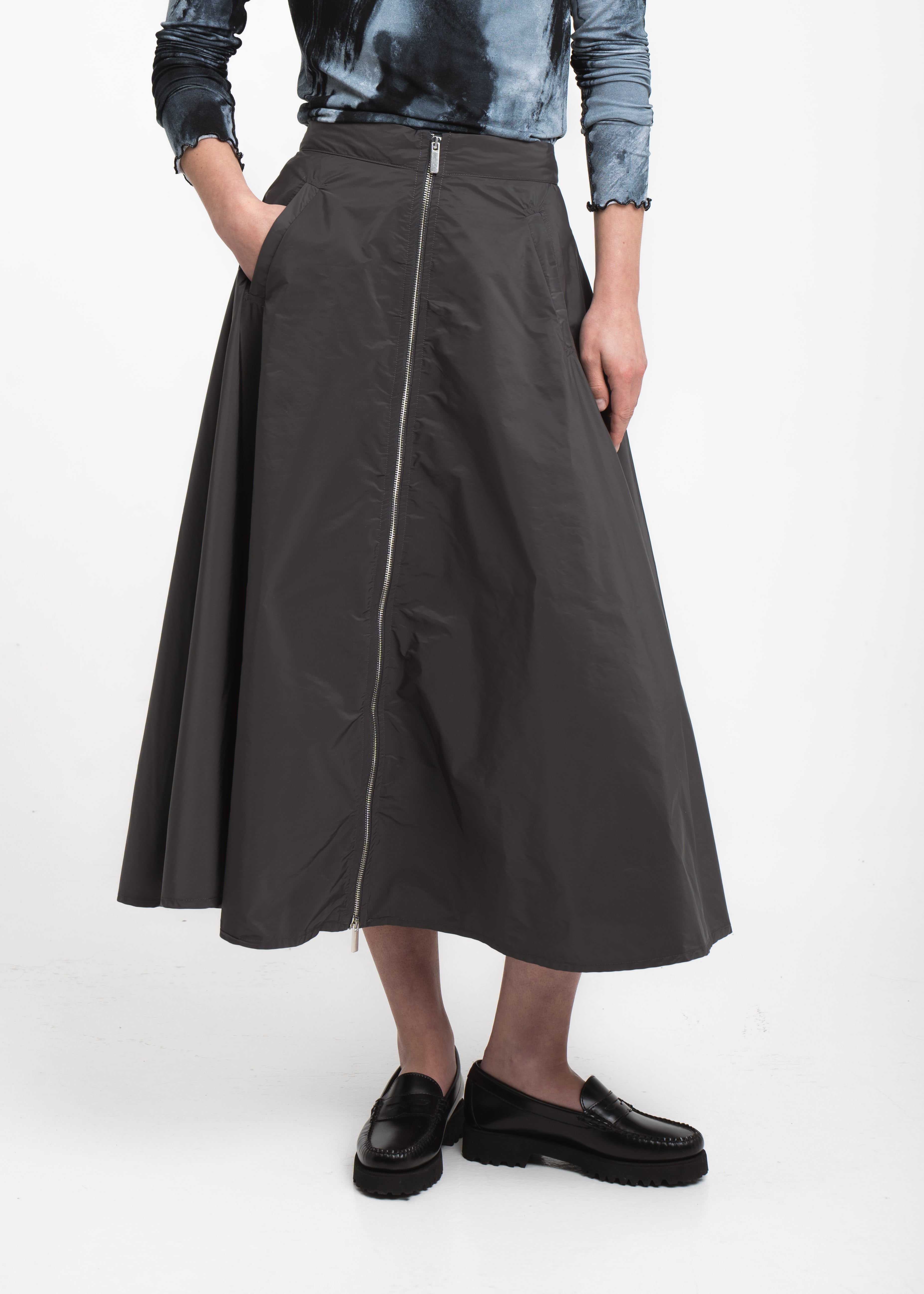 Bardolino Taffeta Zipper Skirt in Grigio