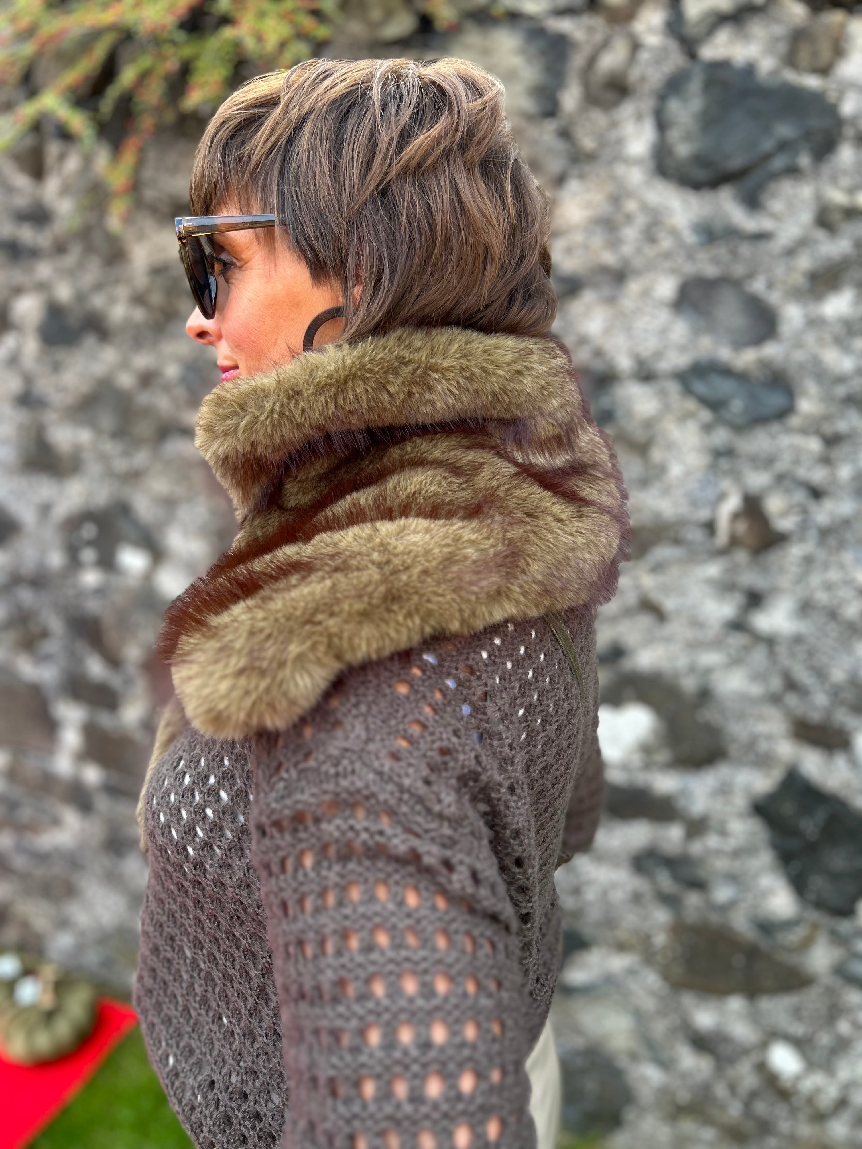 Agola Collar in Black Olive