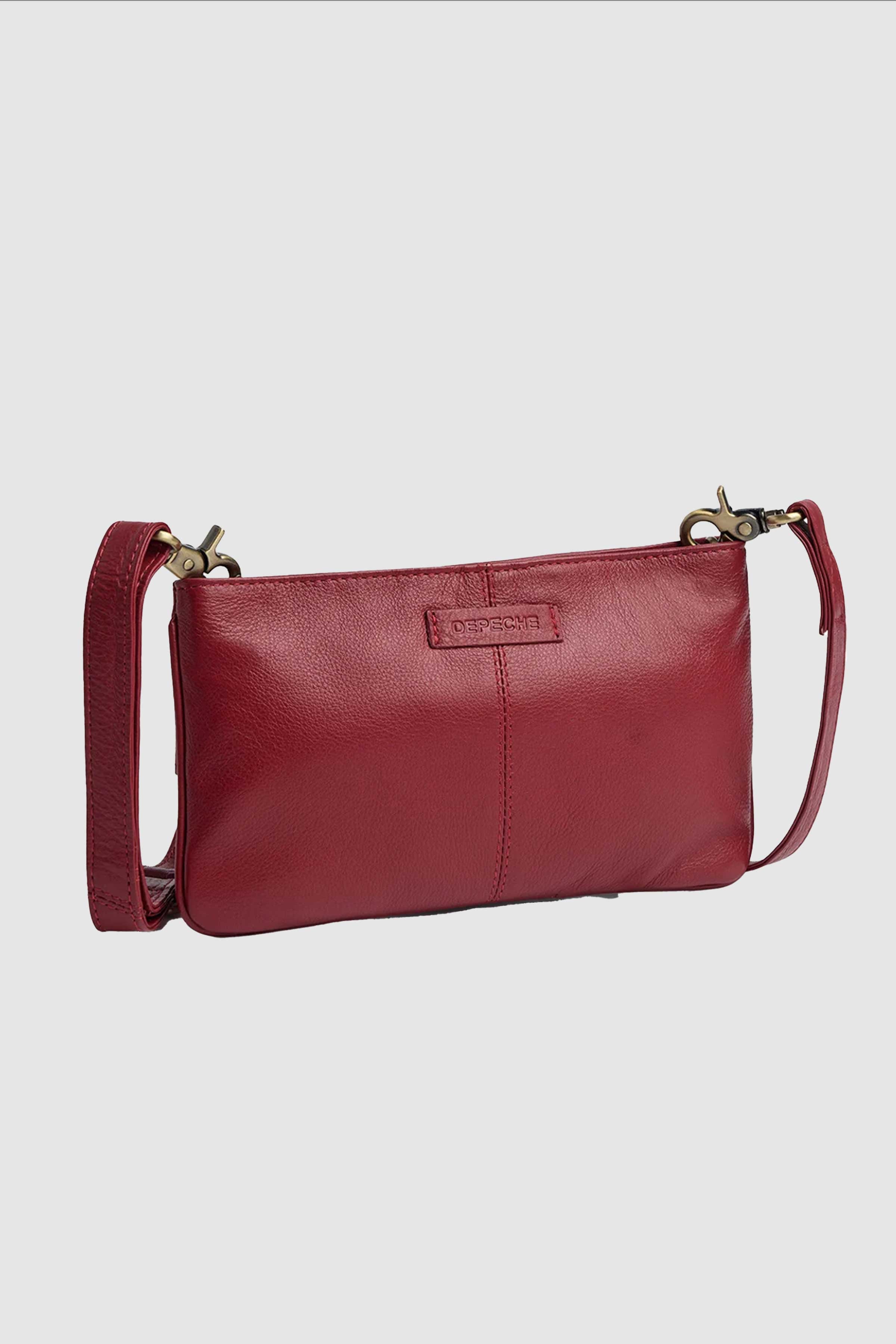 Fashion Favourites Clutch in Red