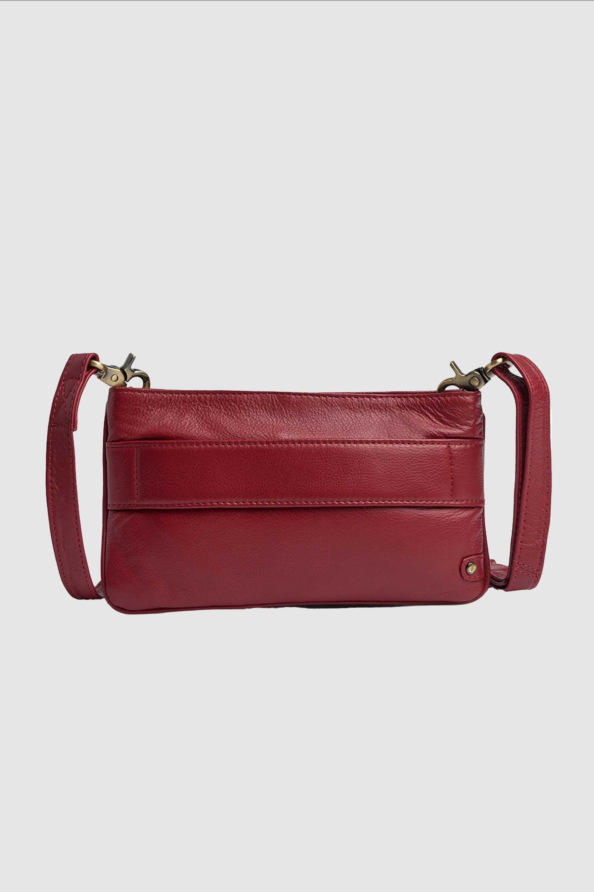 Fashion Favourites Clutch in Red