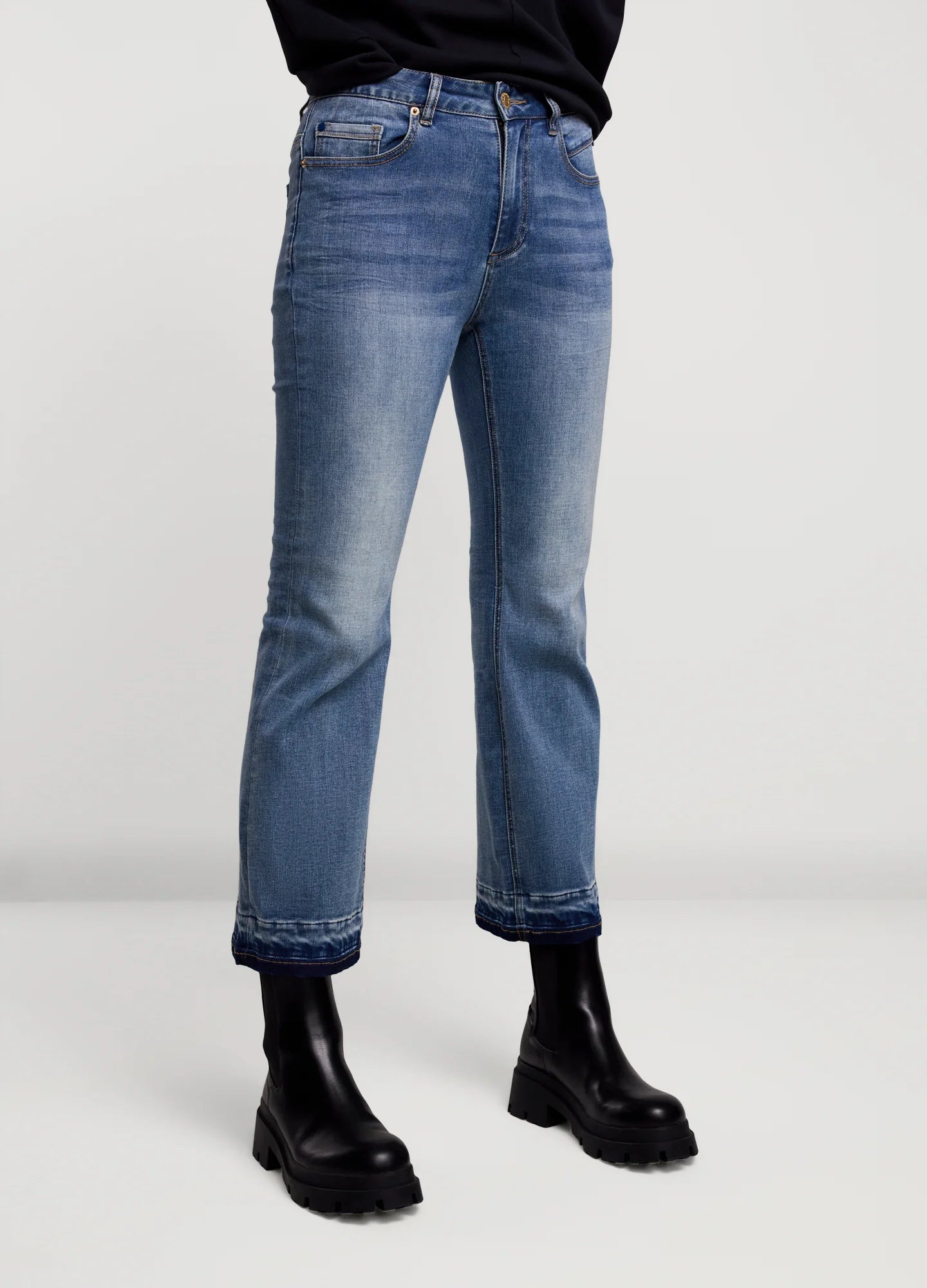 Bootcut Jeans in Bright Wash