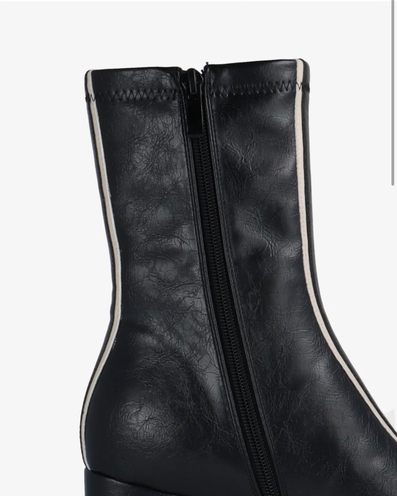 Sia Boot in Black