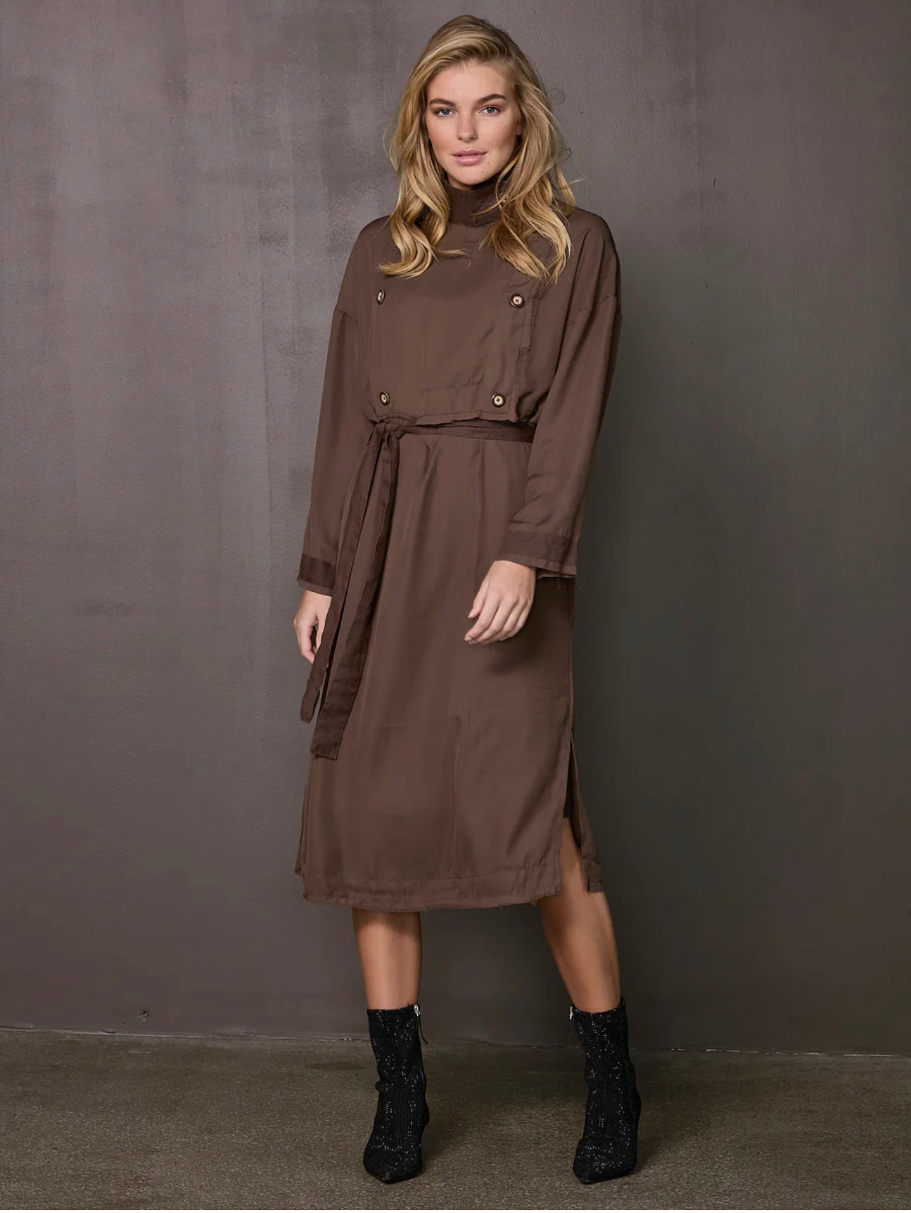 Vibeke Dress in Dark Brown