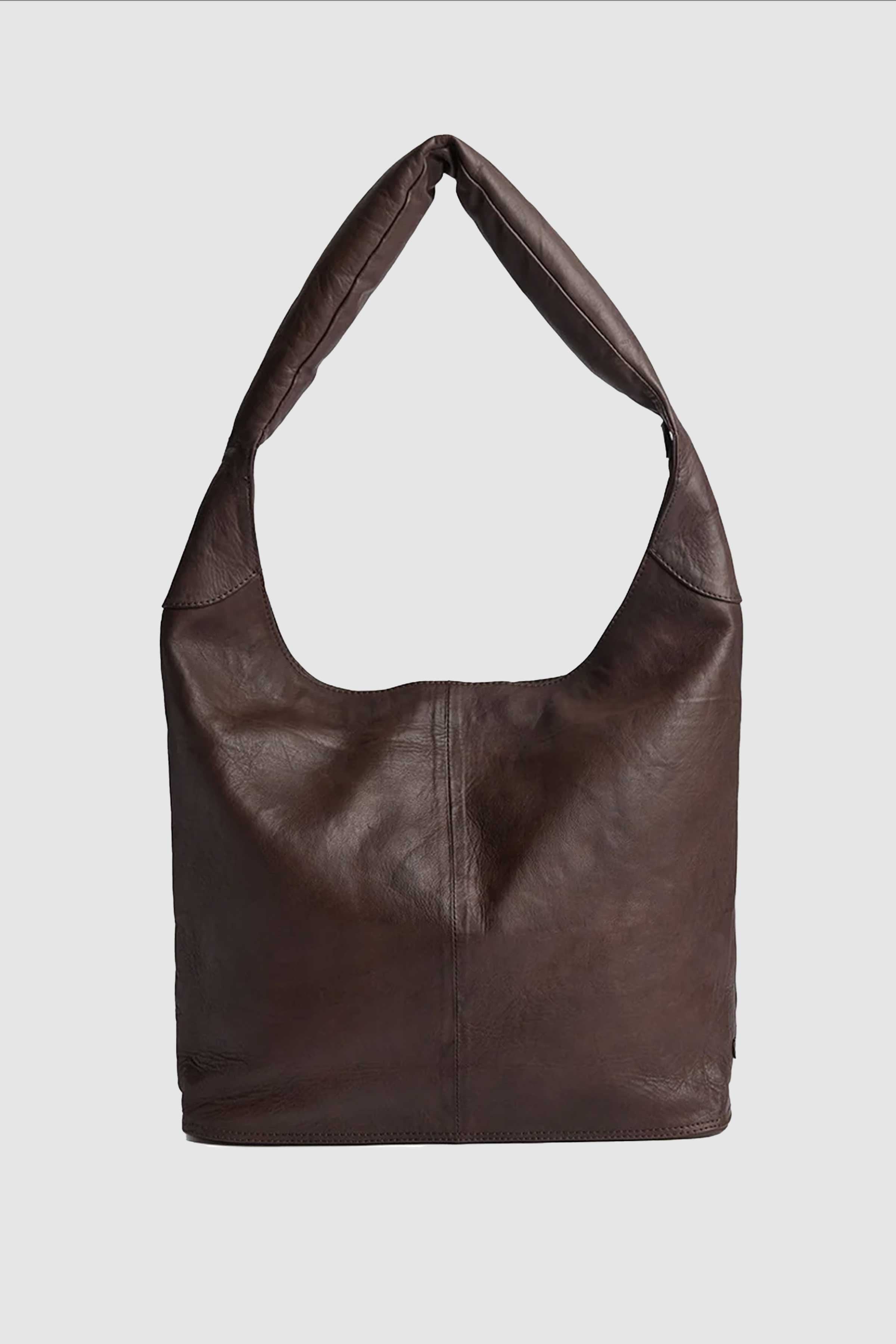 Golden Chic Shoulder Bag in Coffee