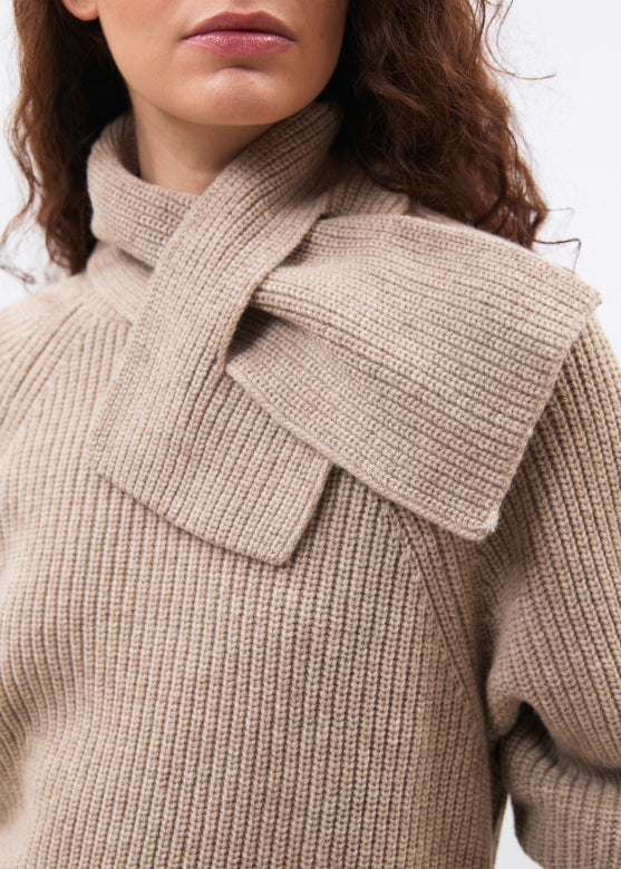 Minoa Wool Jumper with Scarf in Greige