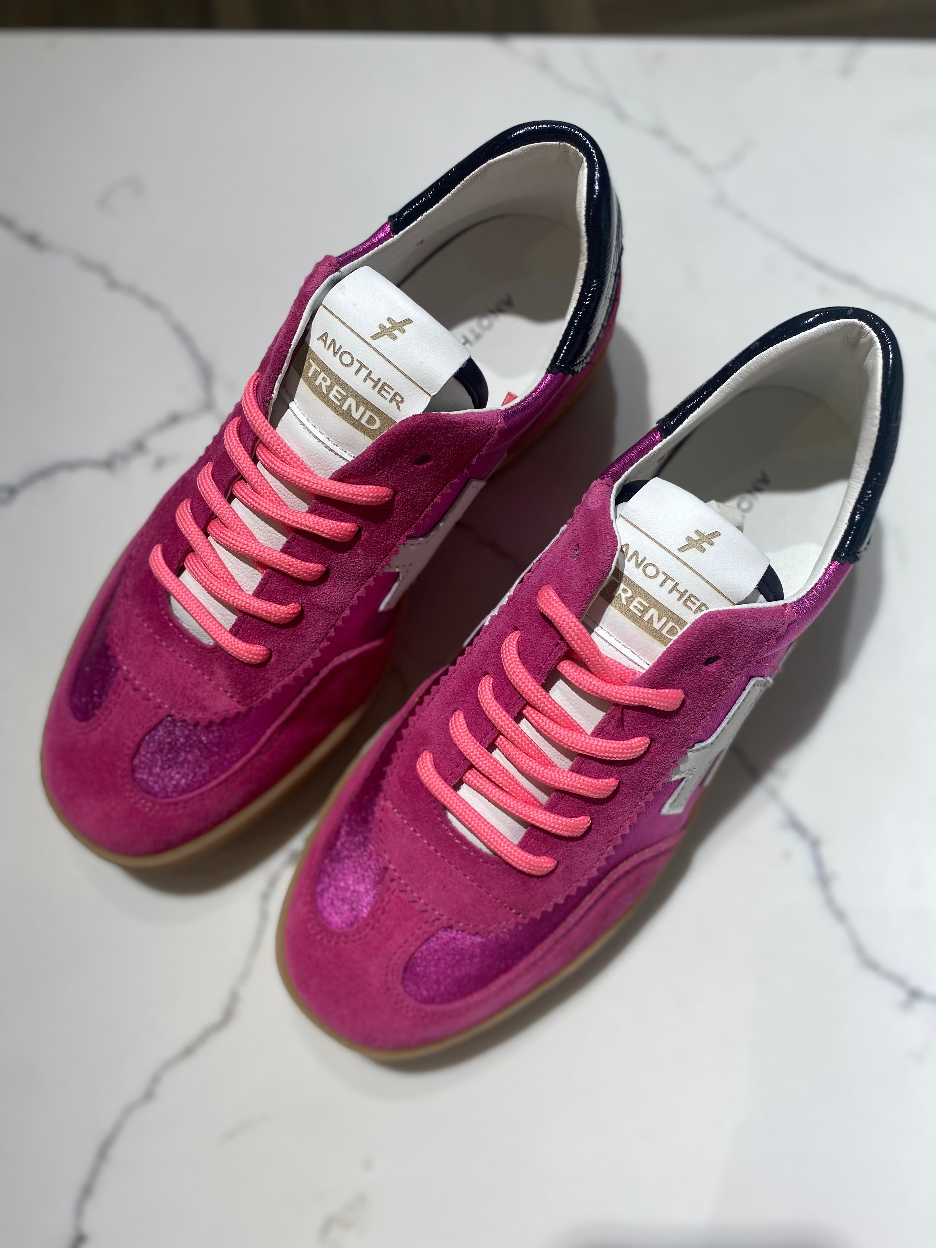 Trainer in Multi and Fucsia