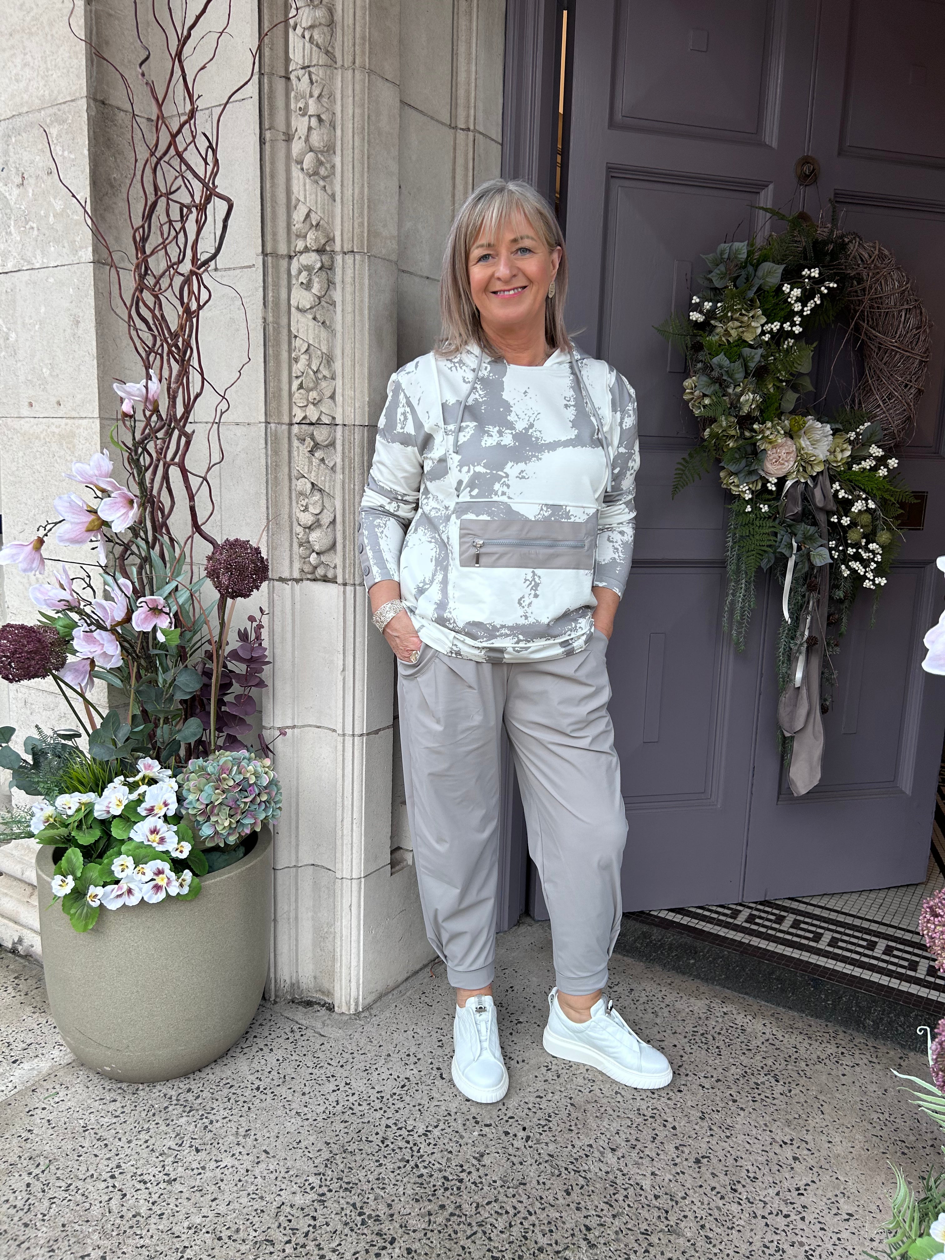 Graphic Print Hooded Top With Zip Pocket in Off White/Taupe